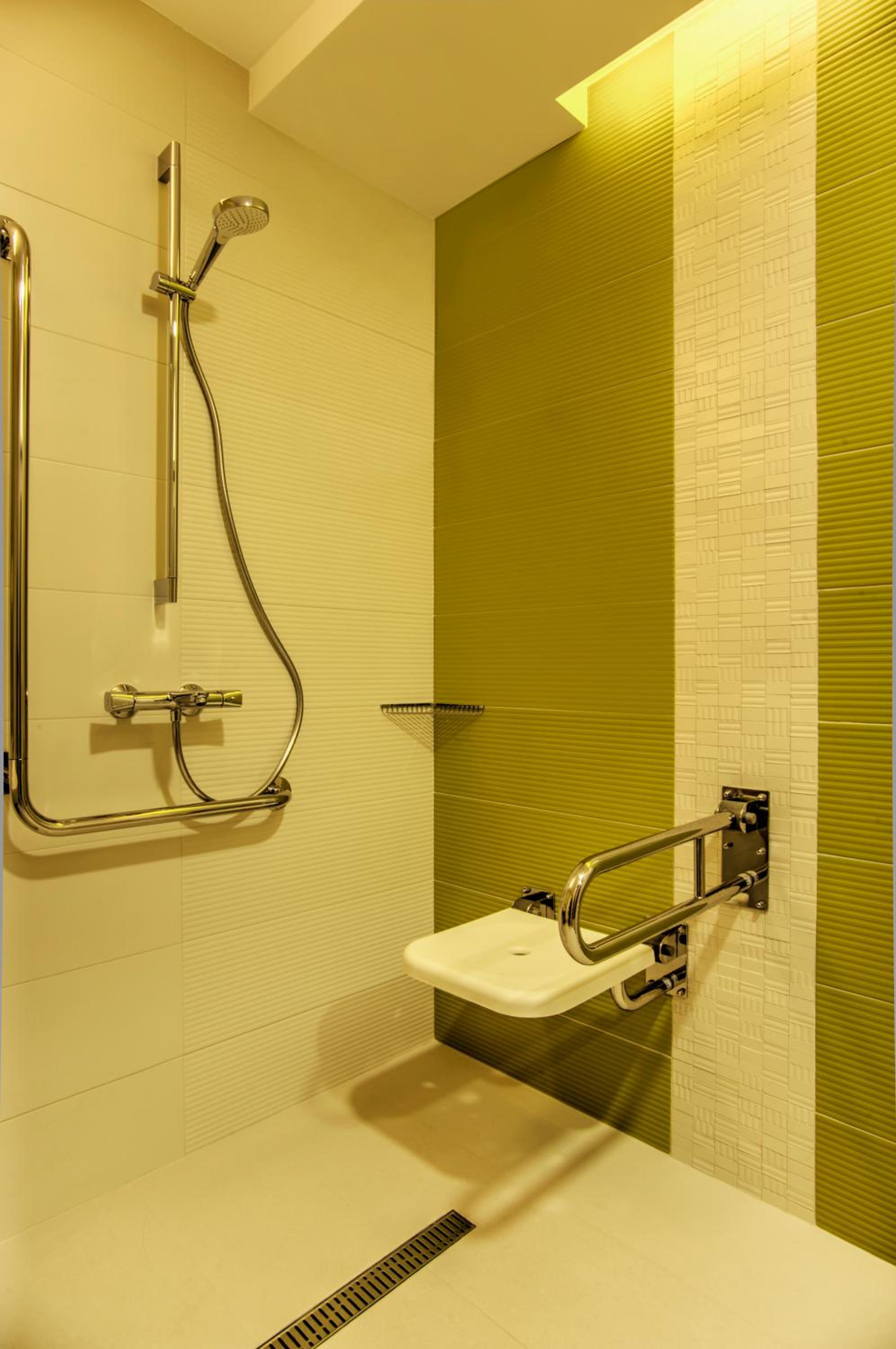 Standard Queen Room - Disability Access photo 3