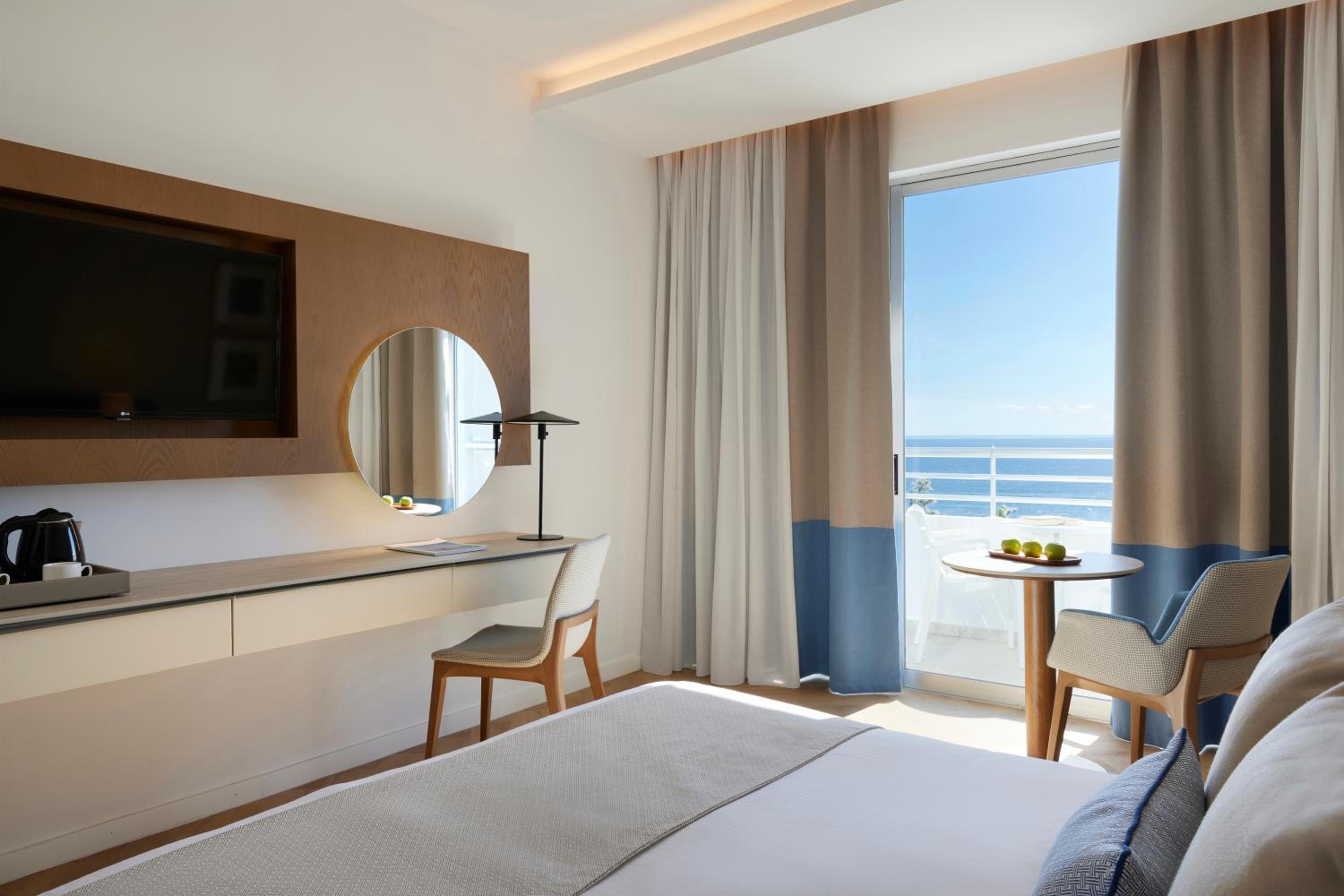 Superior Seaview Room - Photo 2