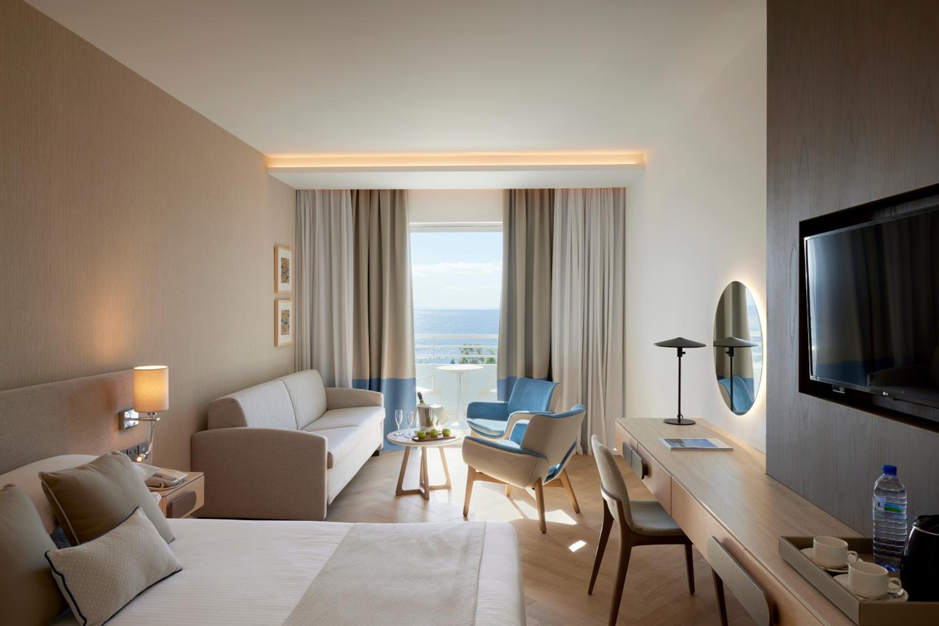 Premium Pool and Seaview Room (16+ years old) - Photo 1