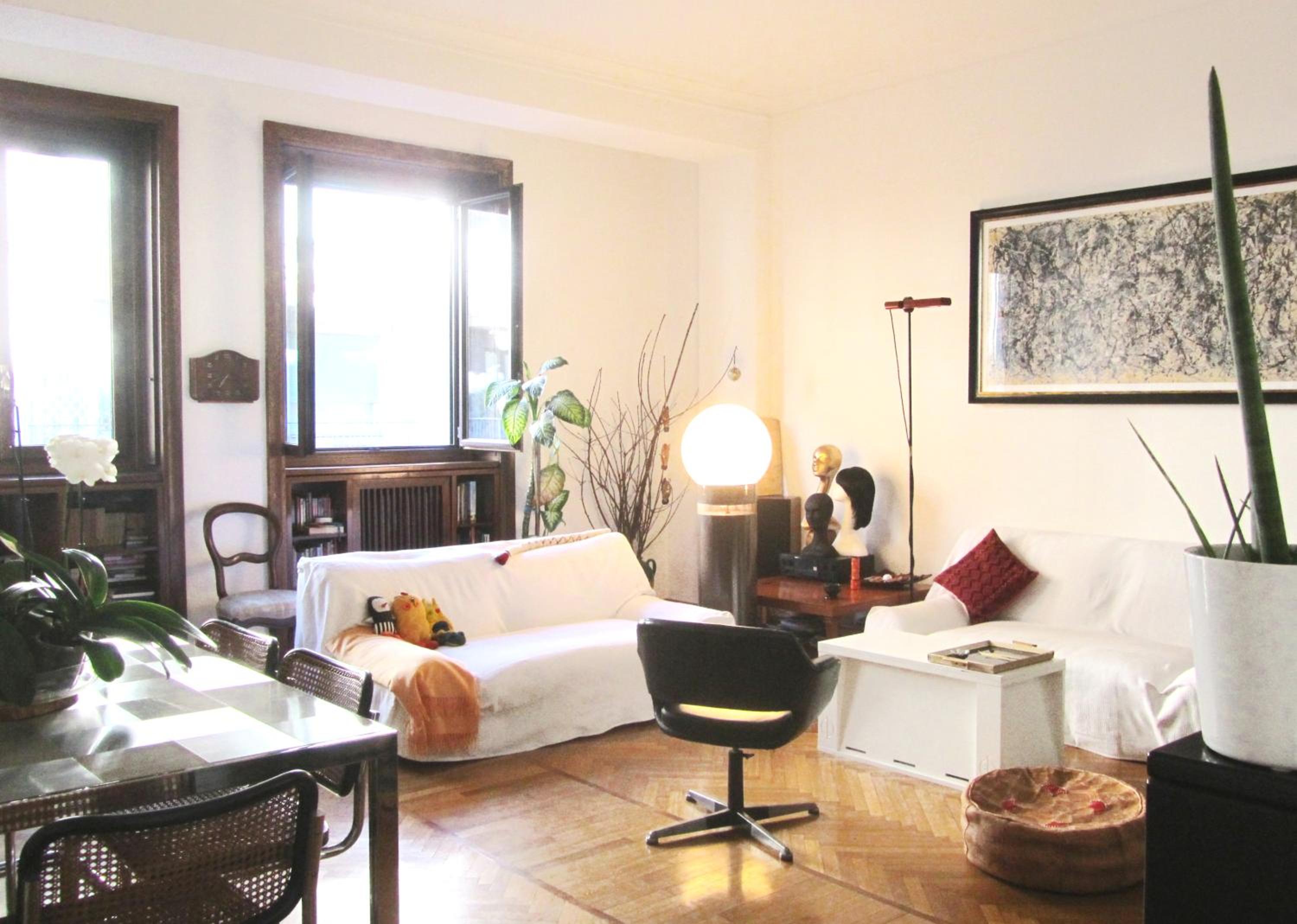 Twin Room with Private External Bathroom
