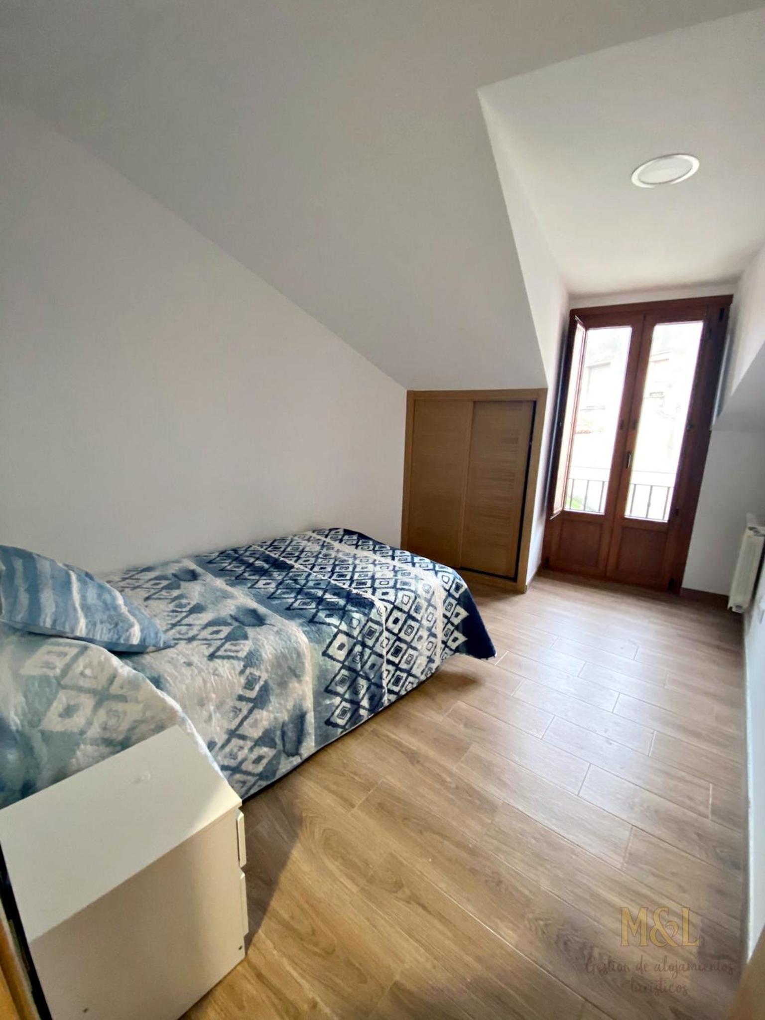 Two-Bedroom House photo 2