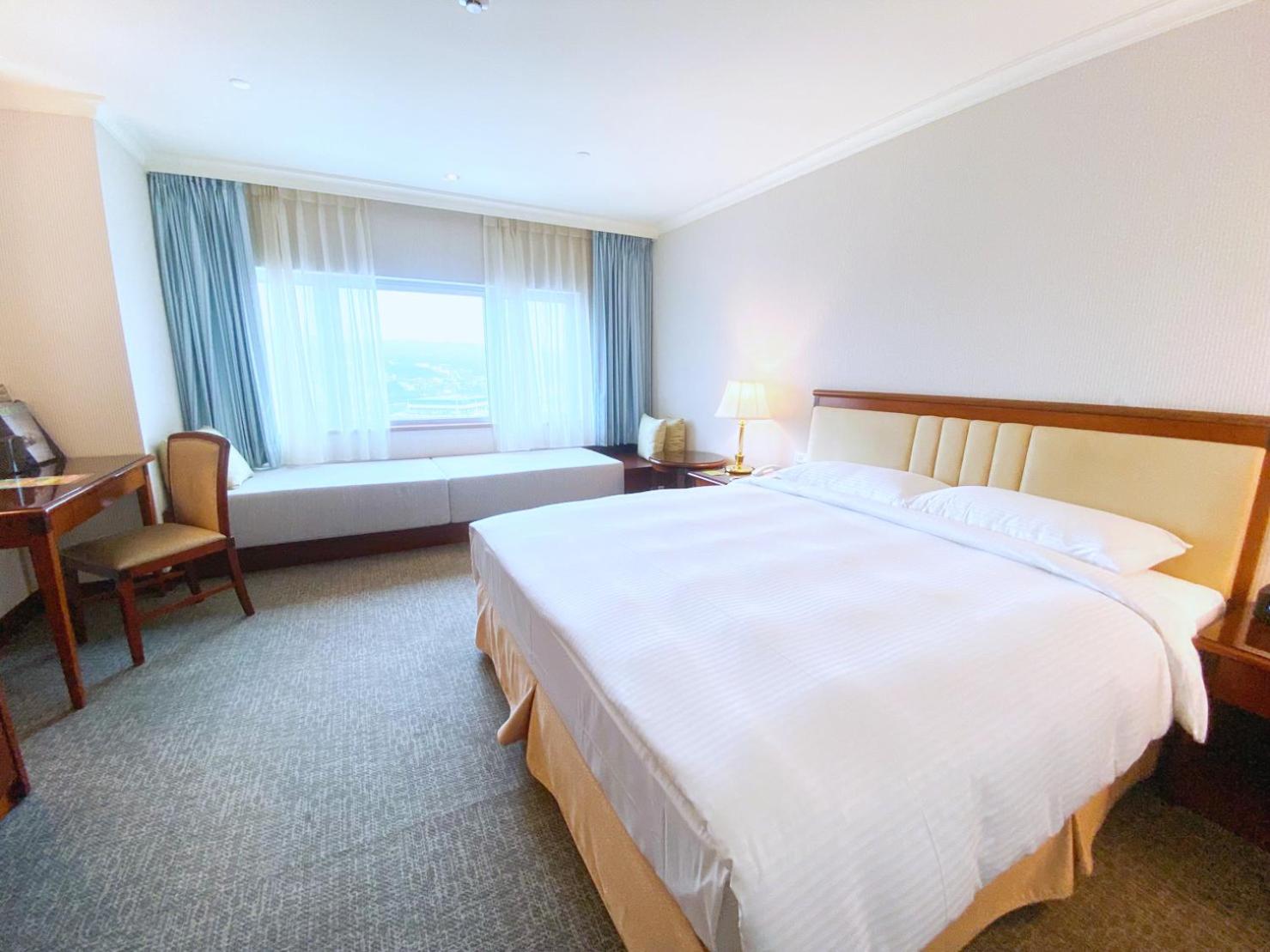 Double Room with Harbor View - Photo 9