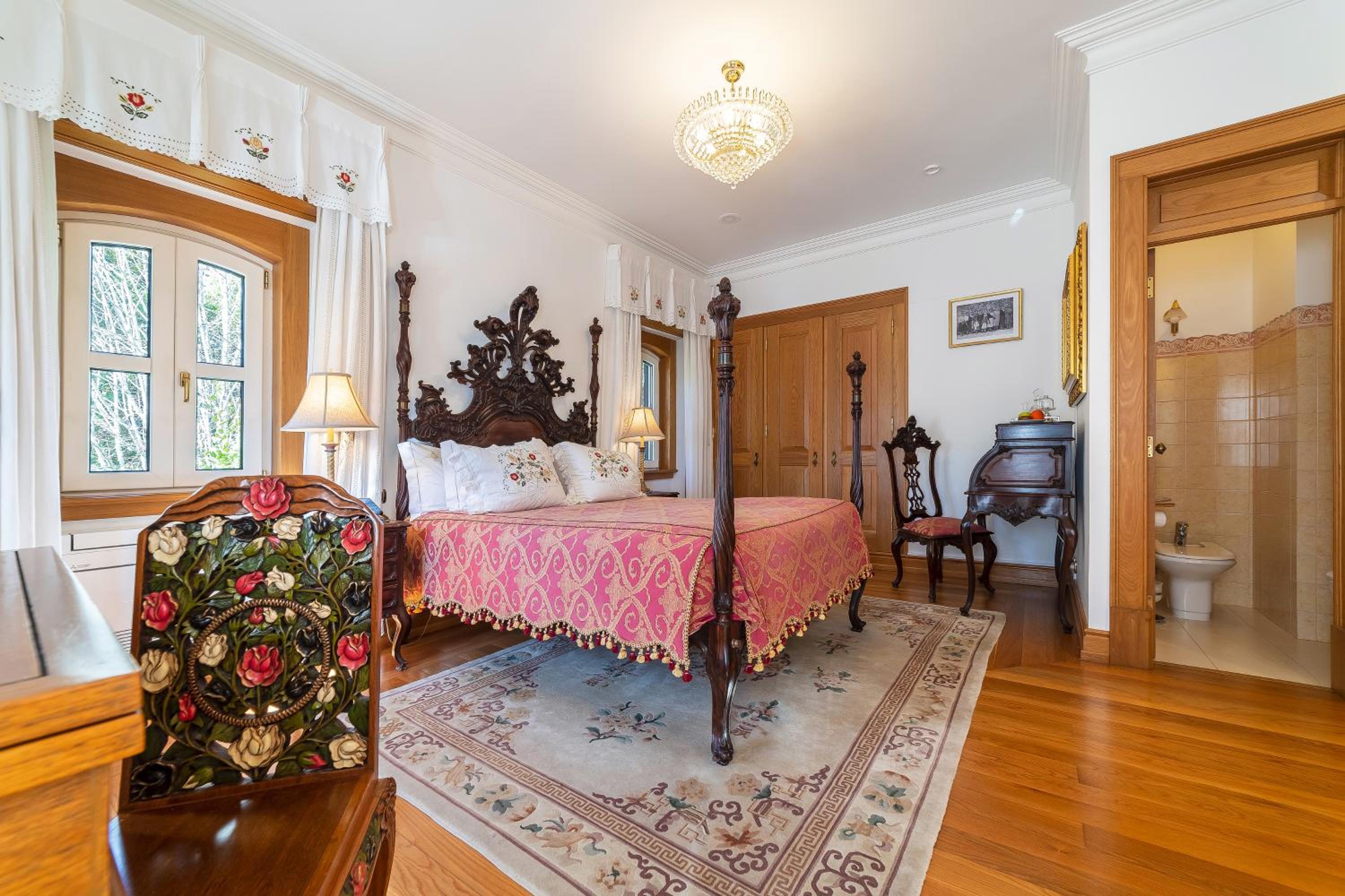 Deluxe Room with Garden View photo 2