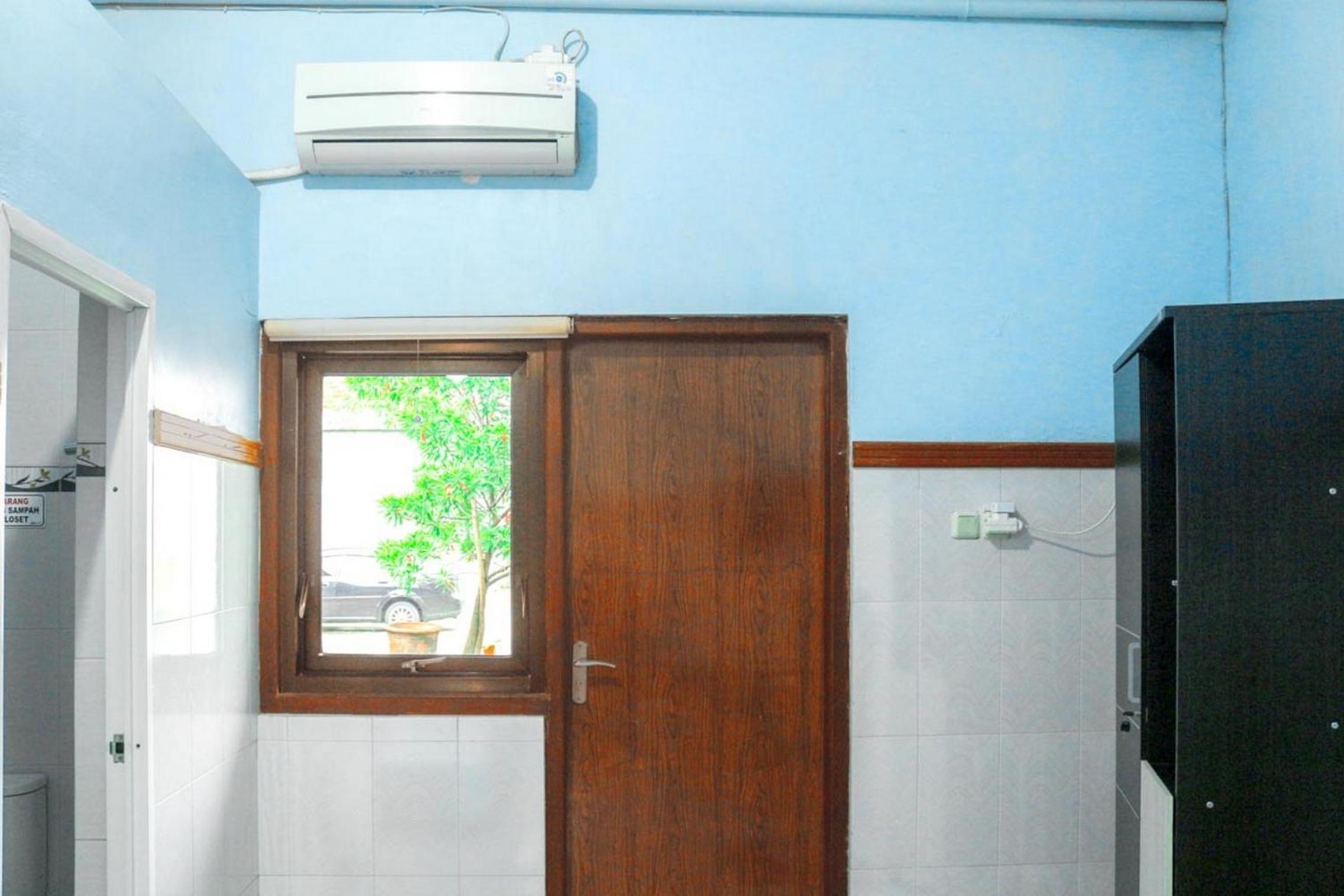 Economy Double Room photo 2