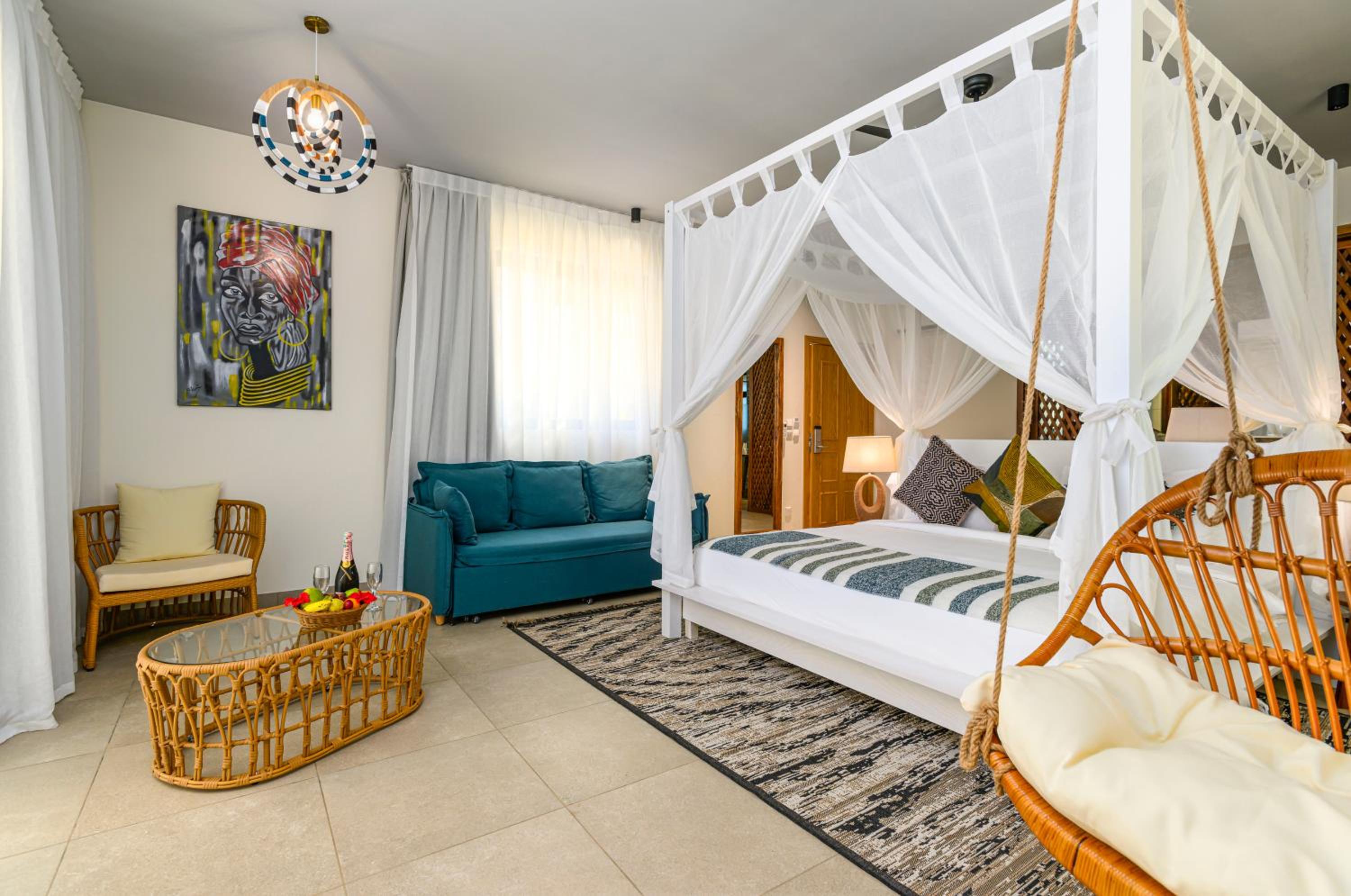 Honeymoon Suite with Private Pool - Photo 10