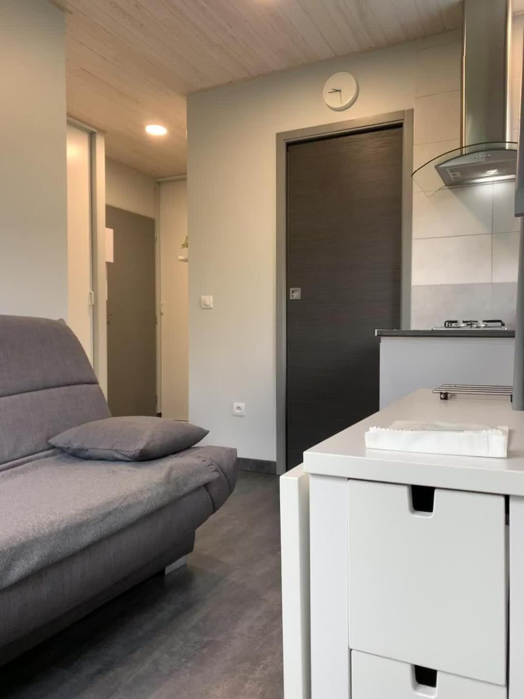 Apartment with Shower