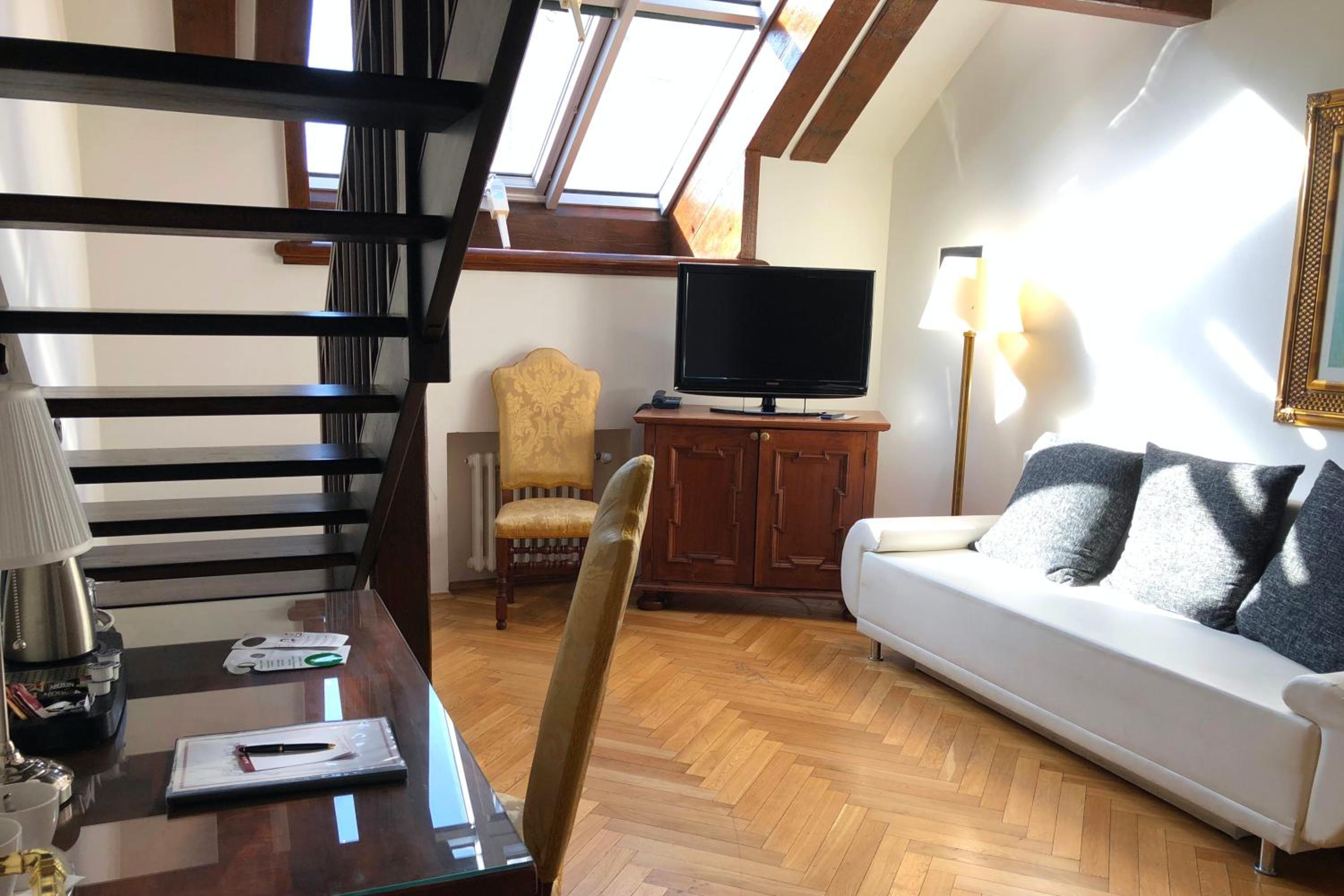 Available room