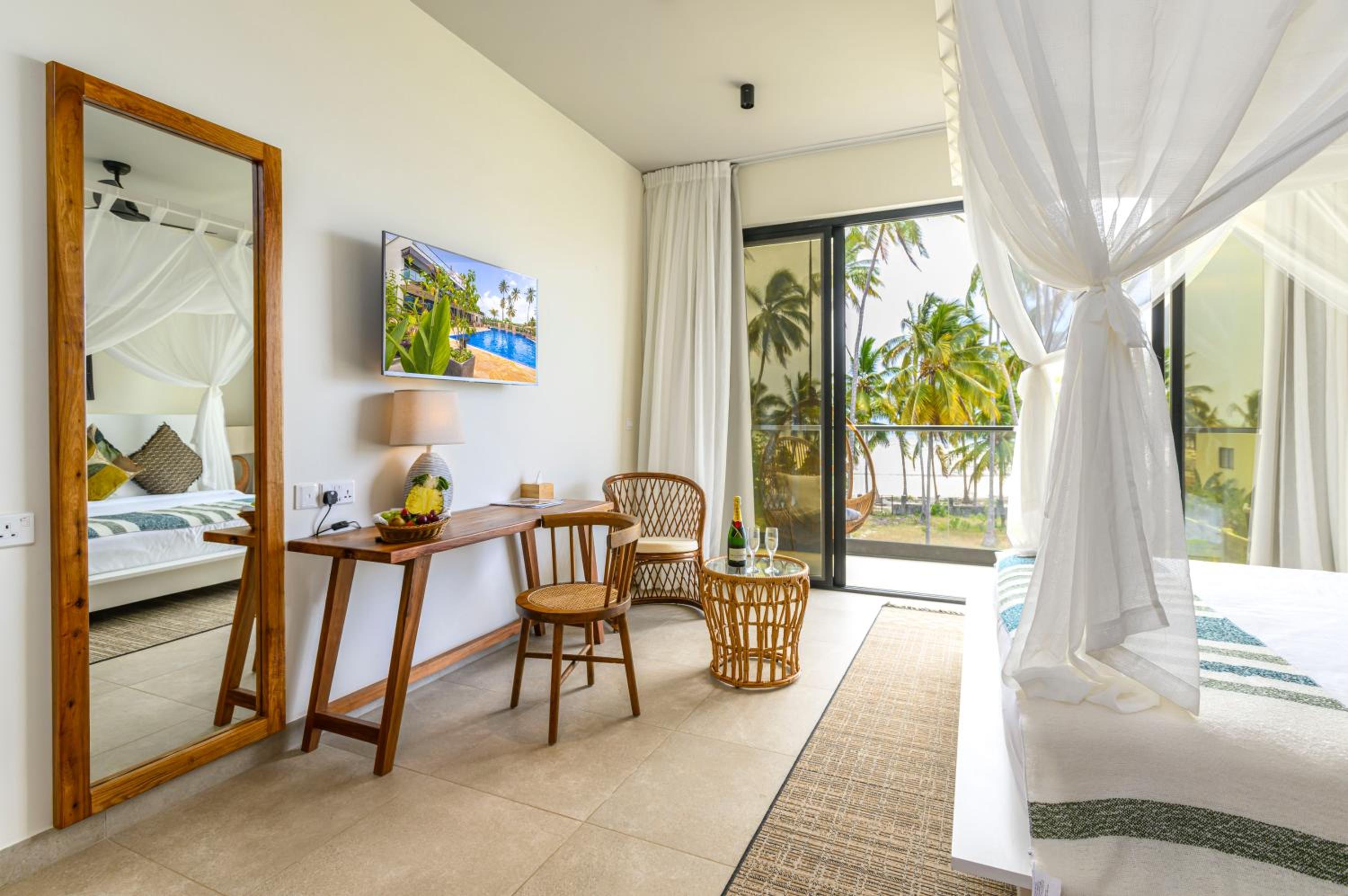 Double Room with Sea View - Photo 2