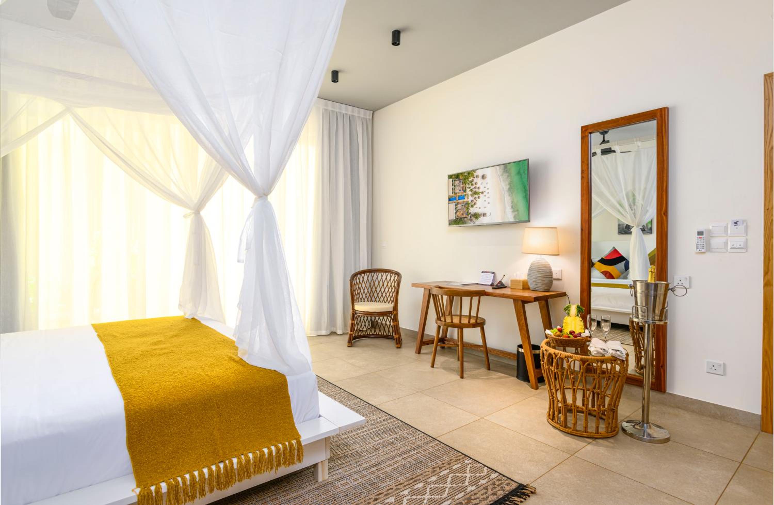 Superior Double or Twin Room with Garden View - Photo 9