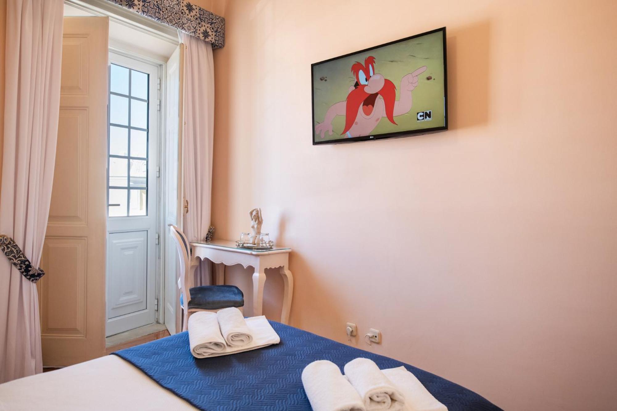 Double Room with City View - Photo 1