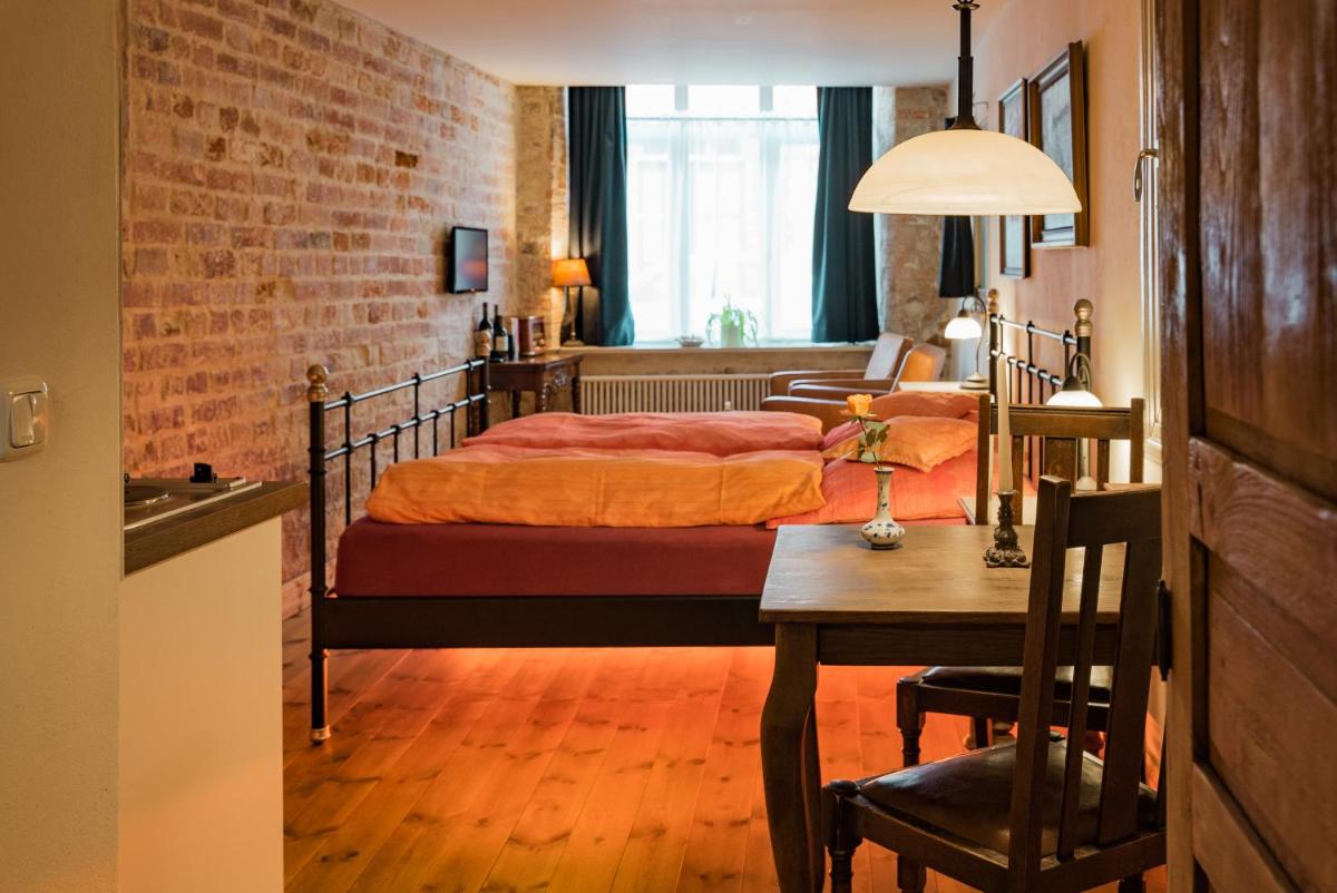 Small Suite