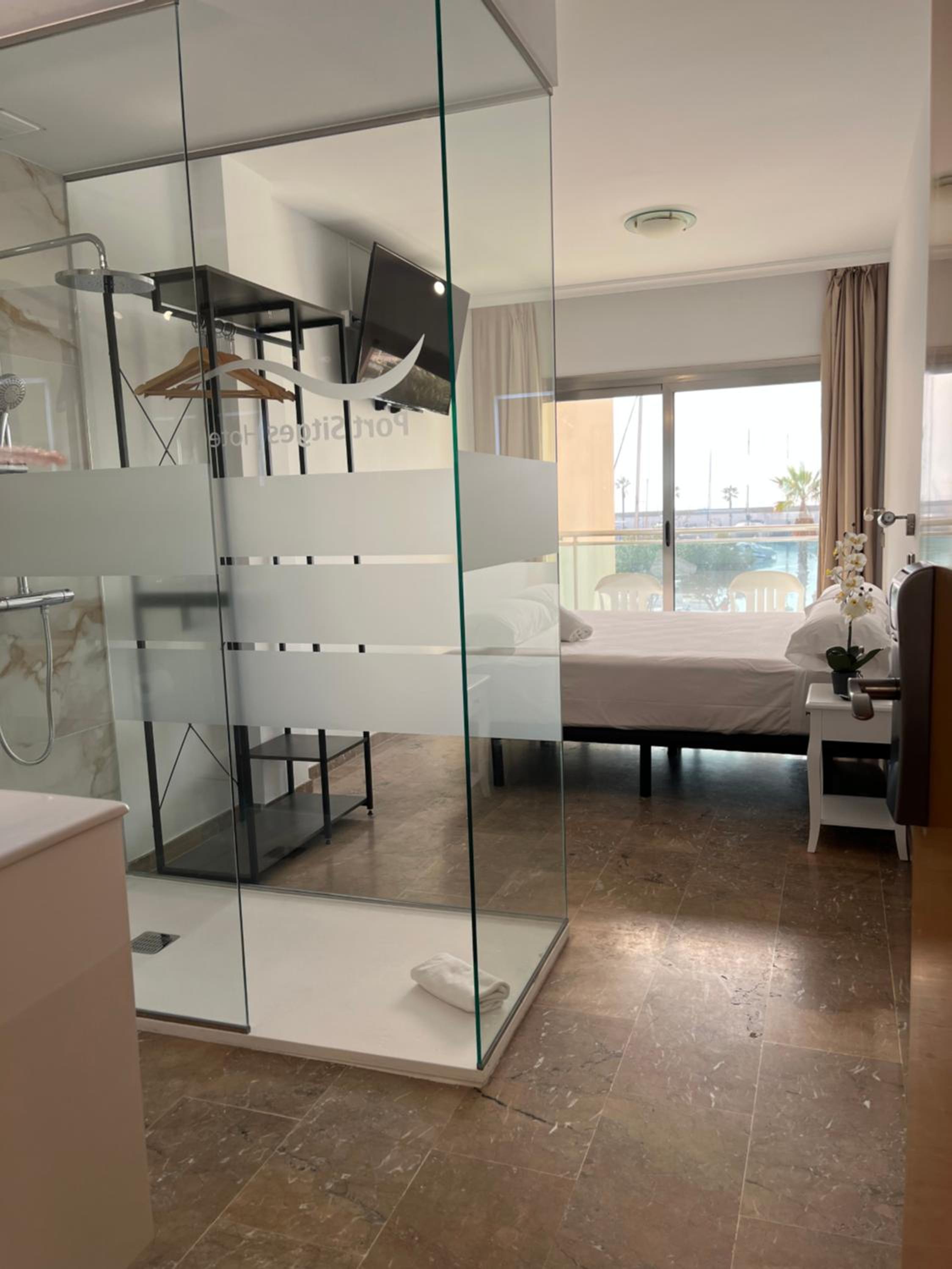 Double or Twin Room with terrace  with Marina Views (1 - 2 Adults)  - Photo 5