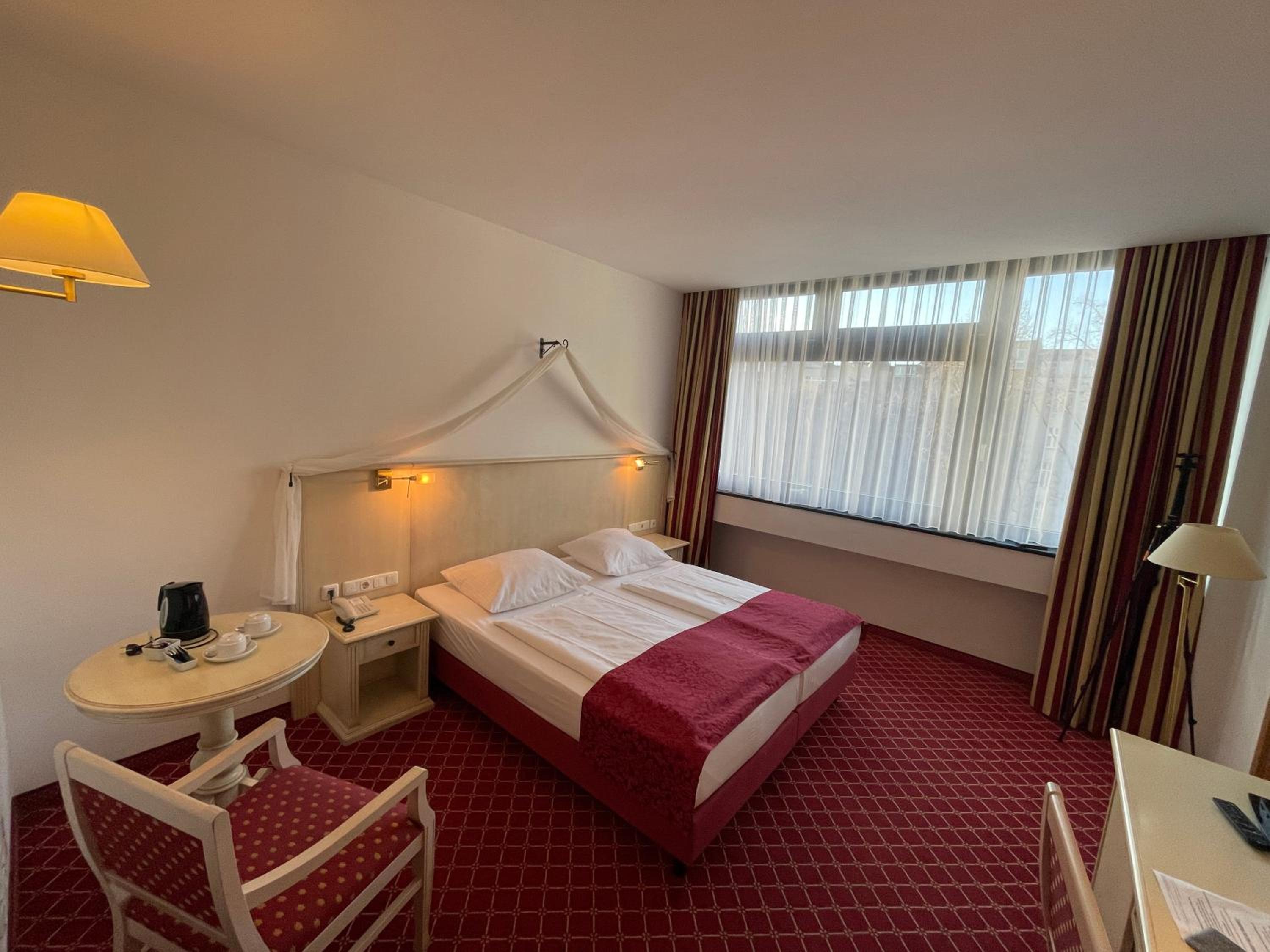 Standard Plus Double Room thumbnail 6