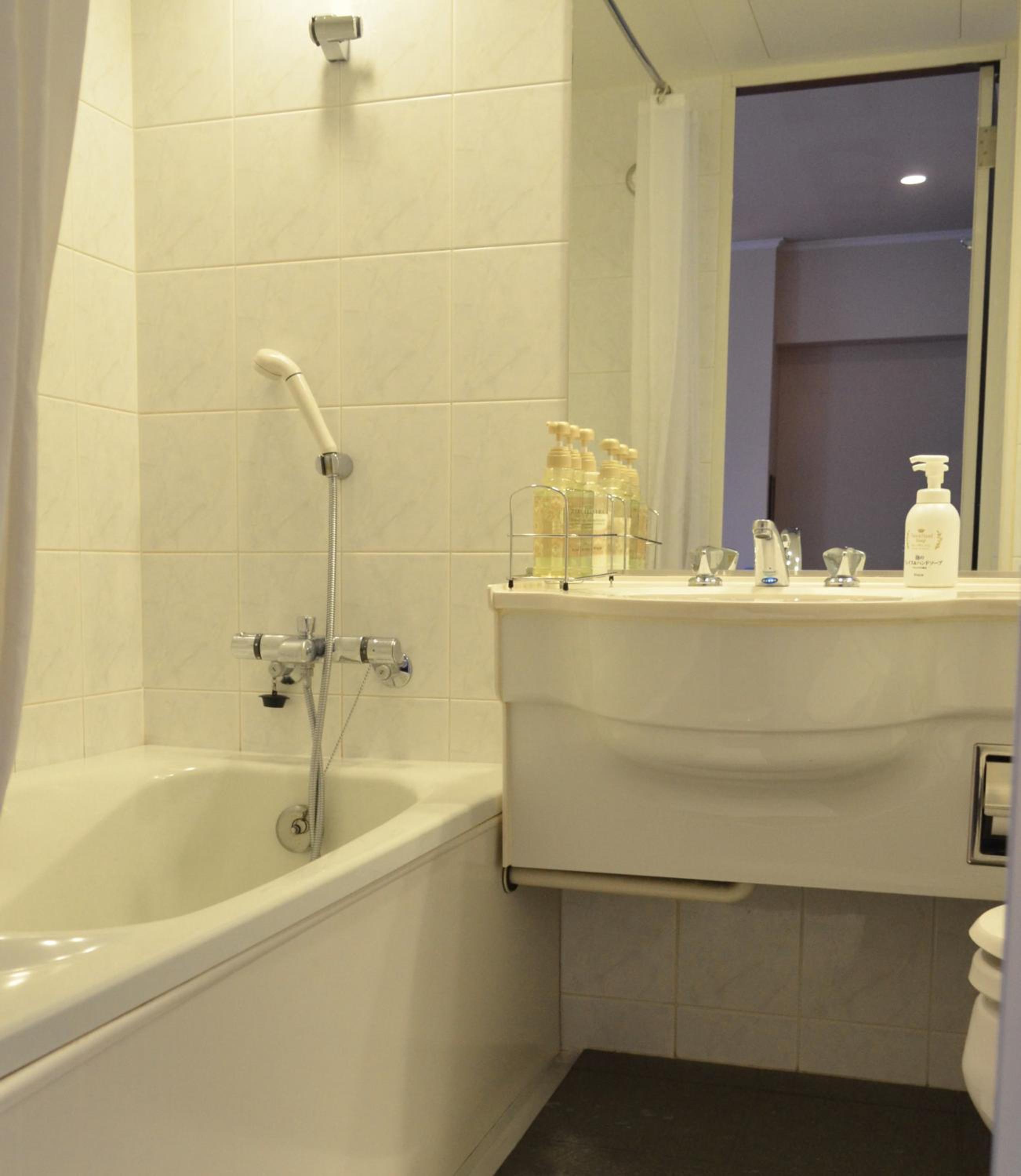 Deluxe Twin Room with Mountain View - Single Use - Non Smoking photo 2