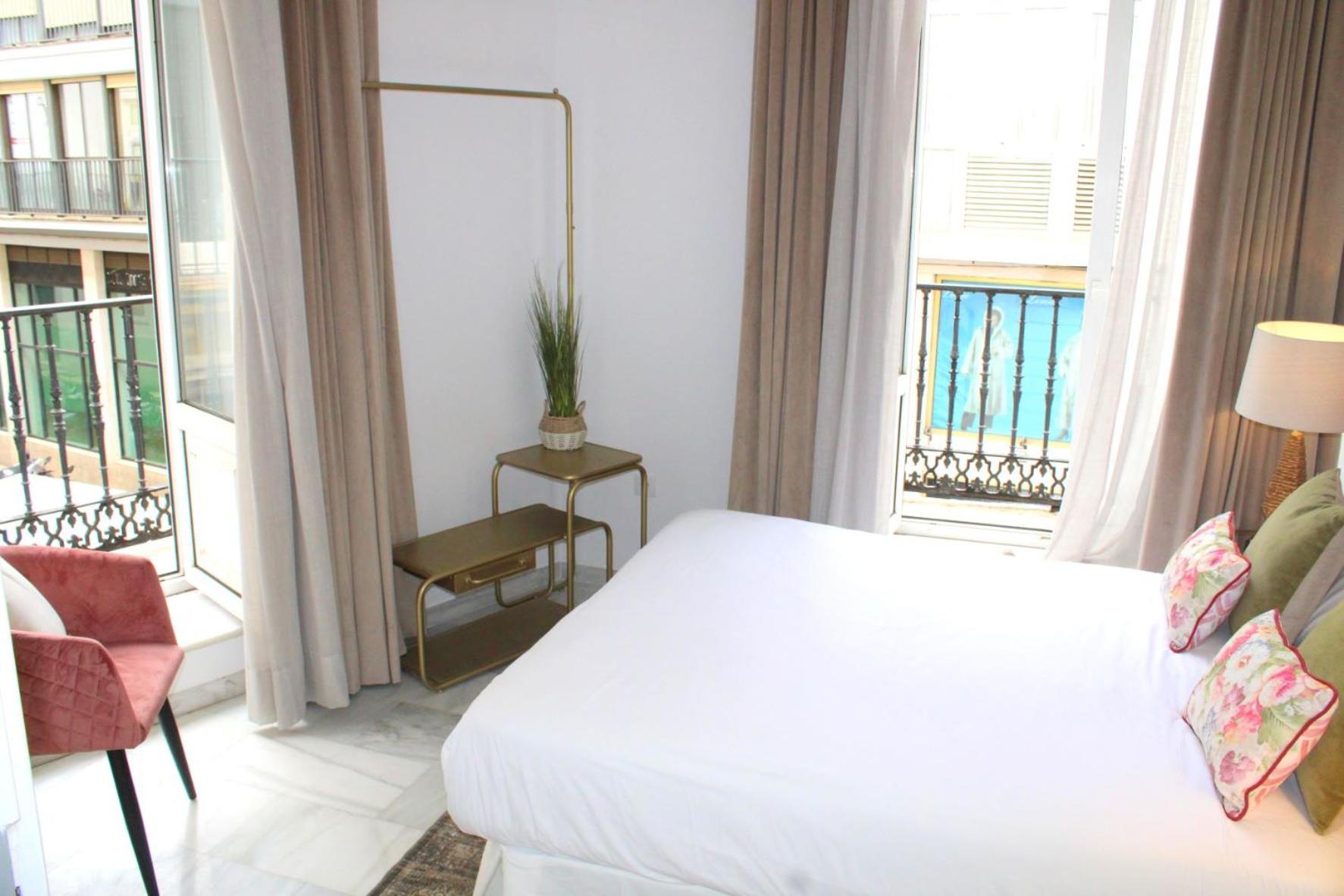 Double Room - Photo 15