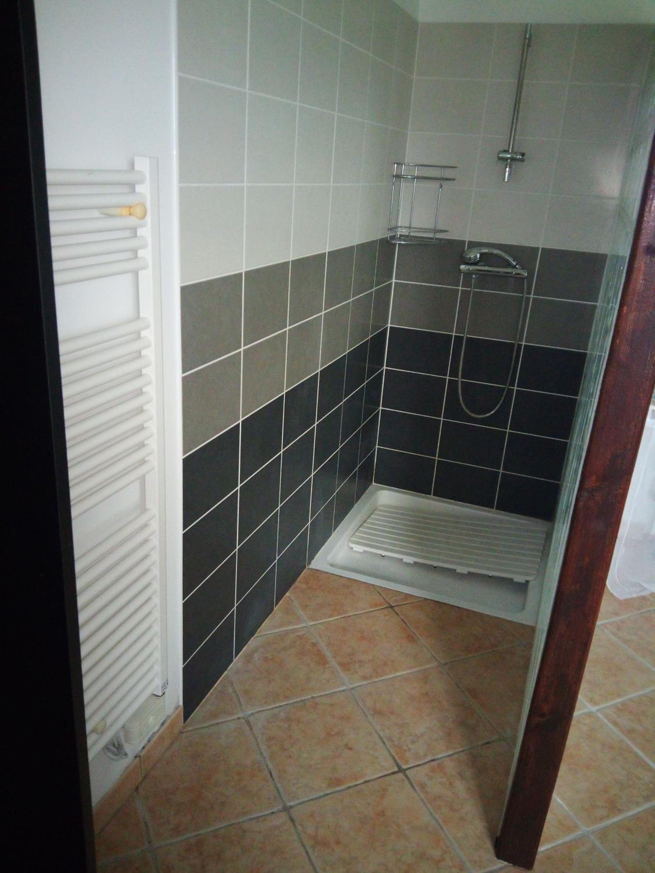 Three-Bedroom House - Photo 6