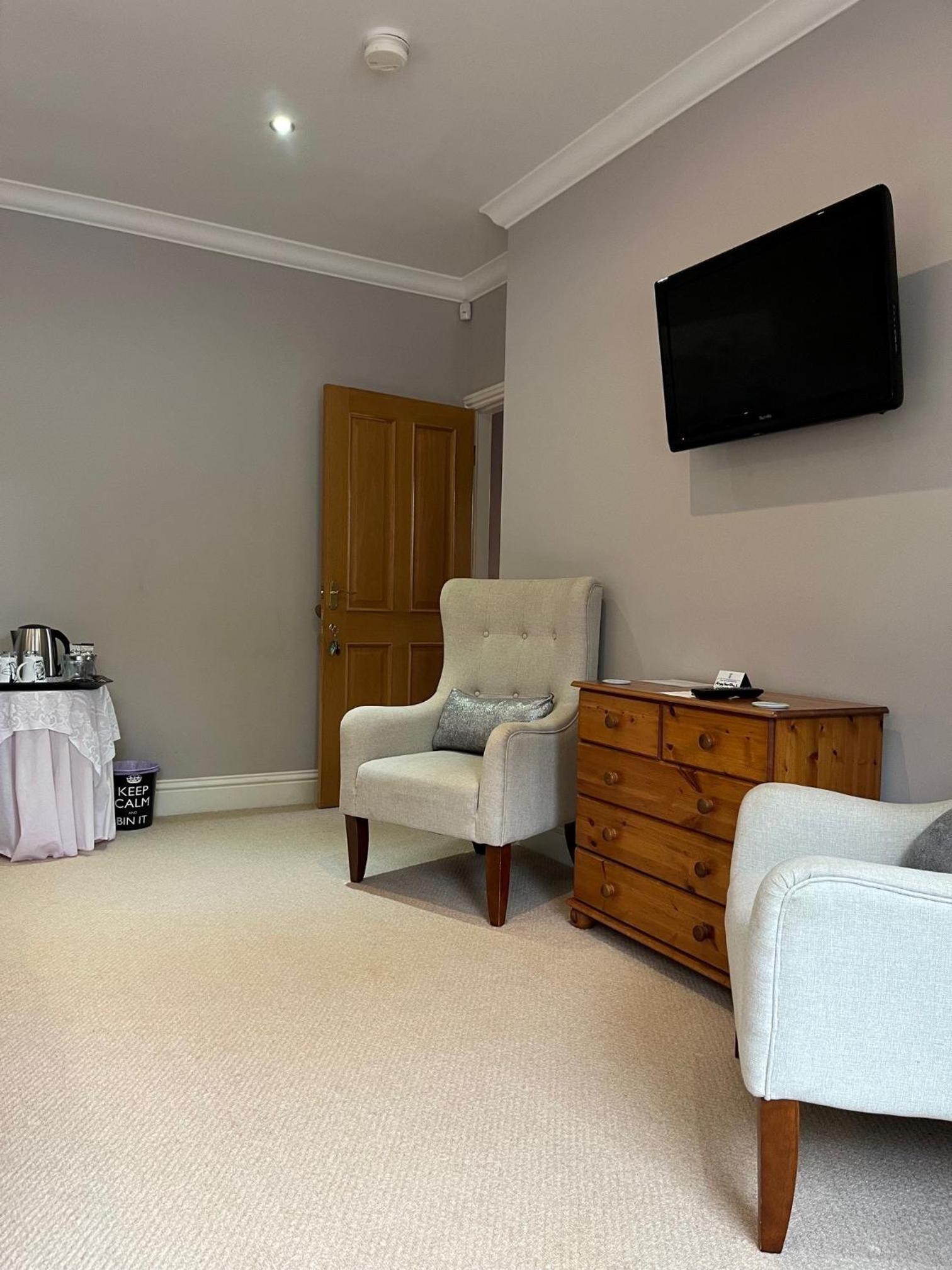 Standard King Room - Photo 2