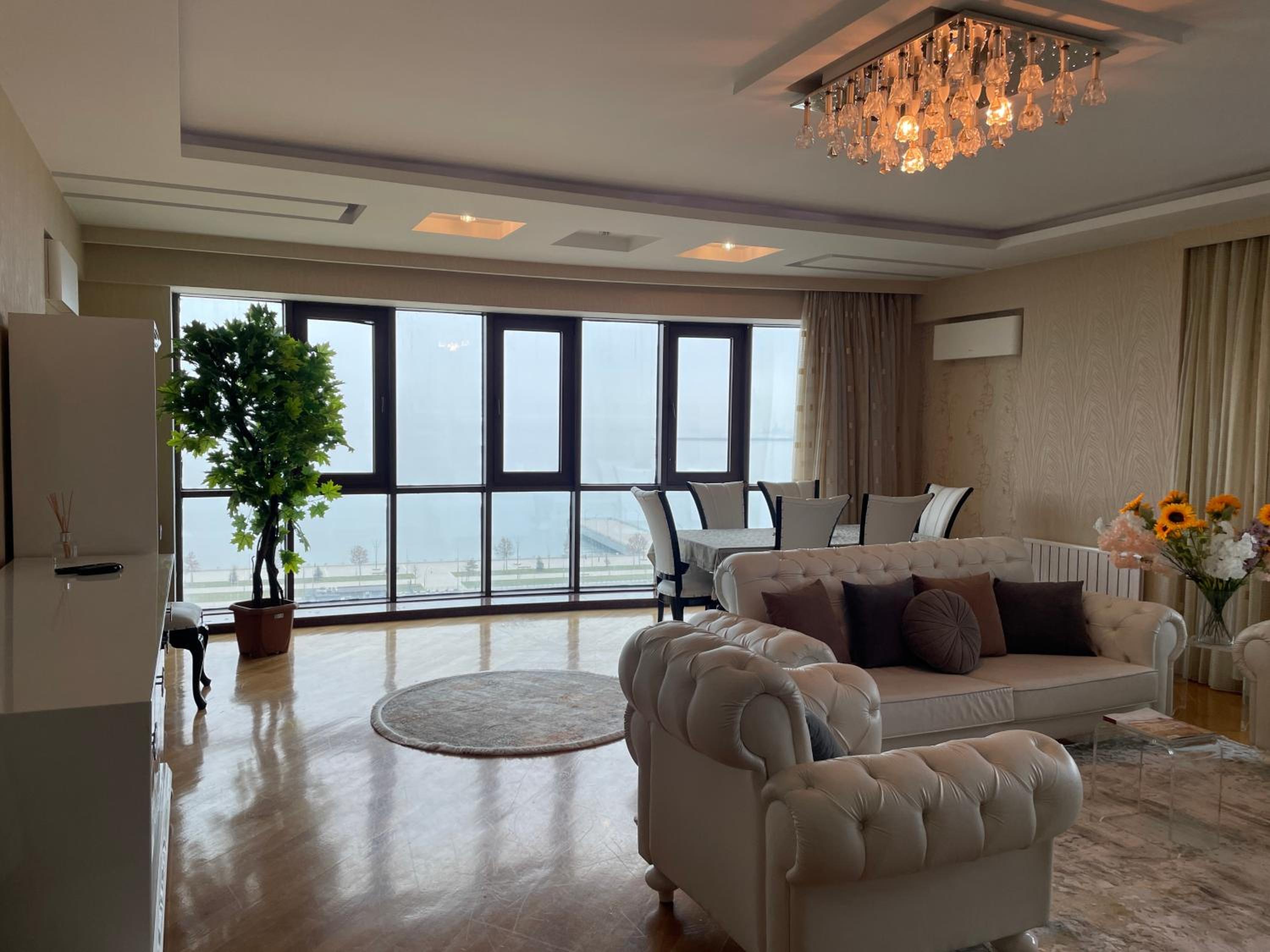 Apartment With Sea View
