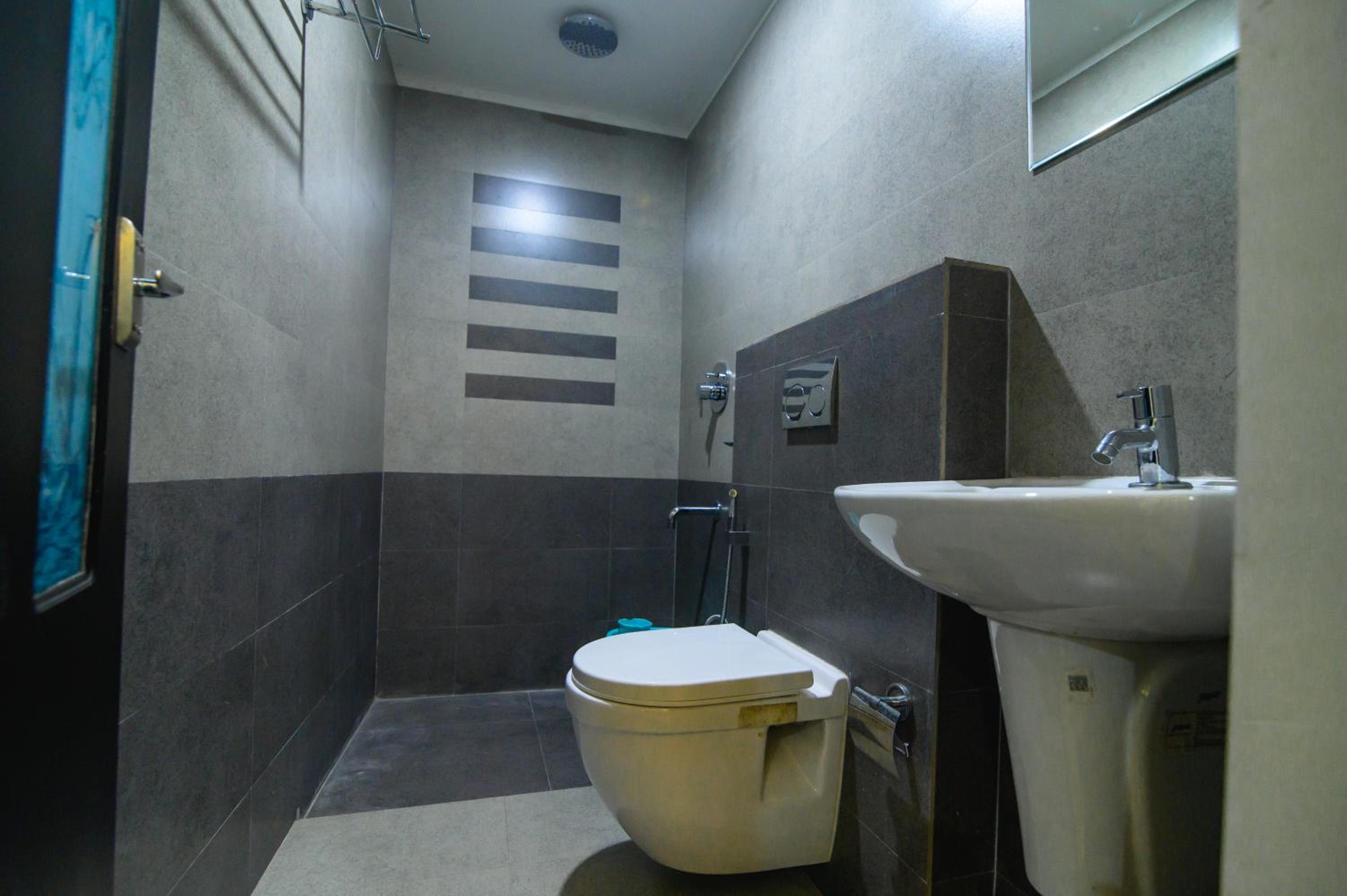 Two-Bedroom Suite - Photo 2