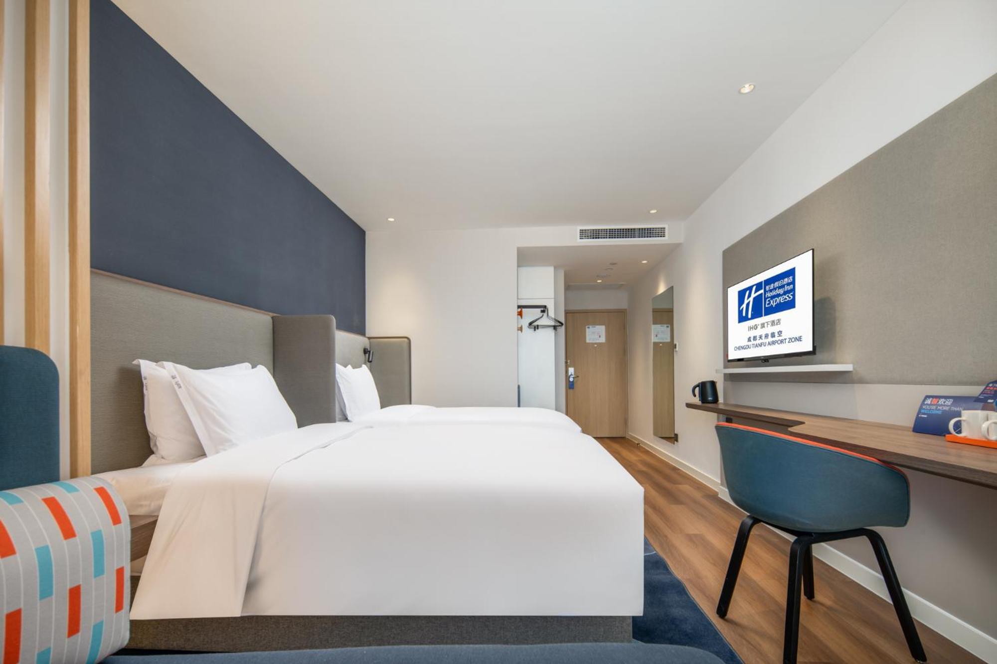 Standard Twin Room - Photo 2