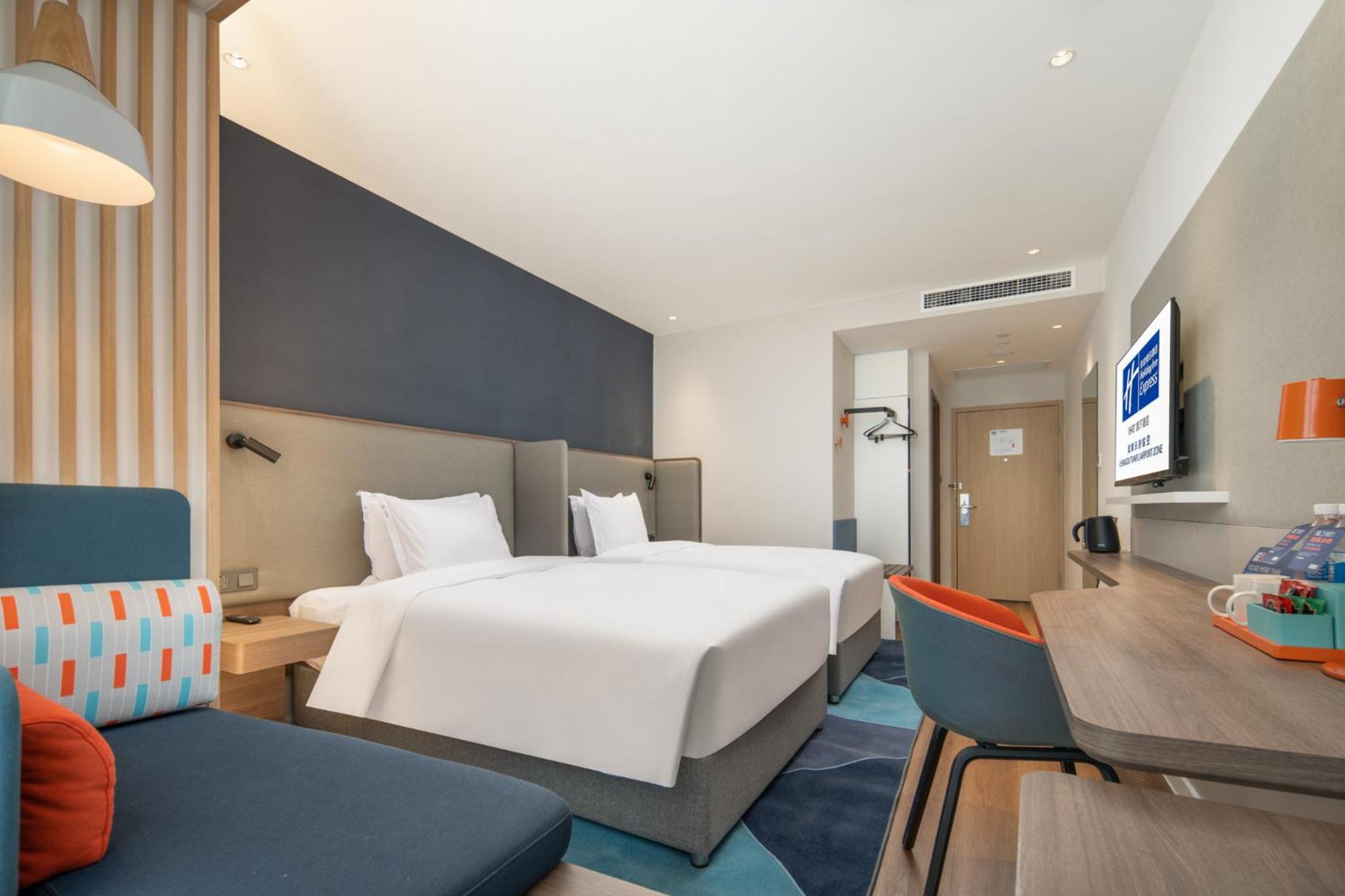 Standard Twin Room - Photo 5