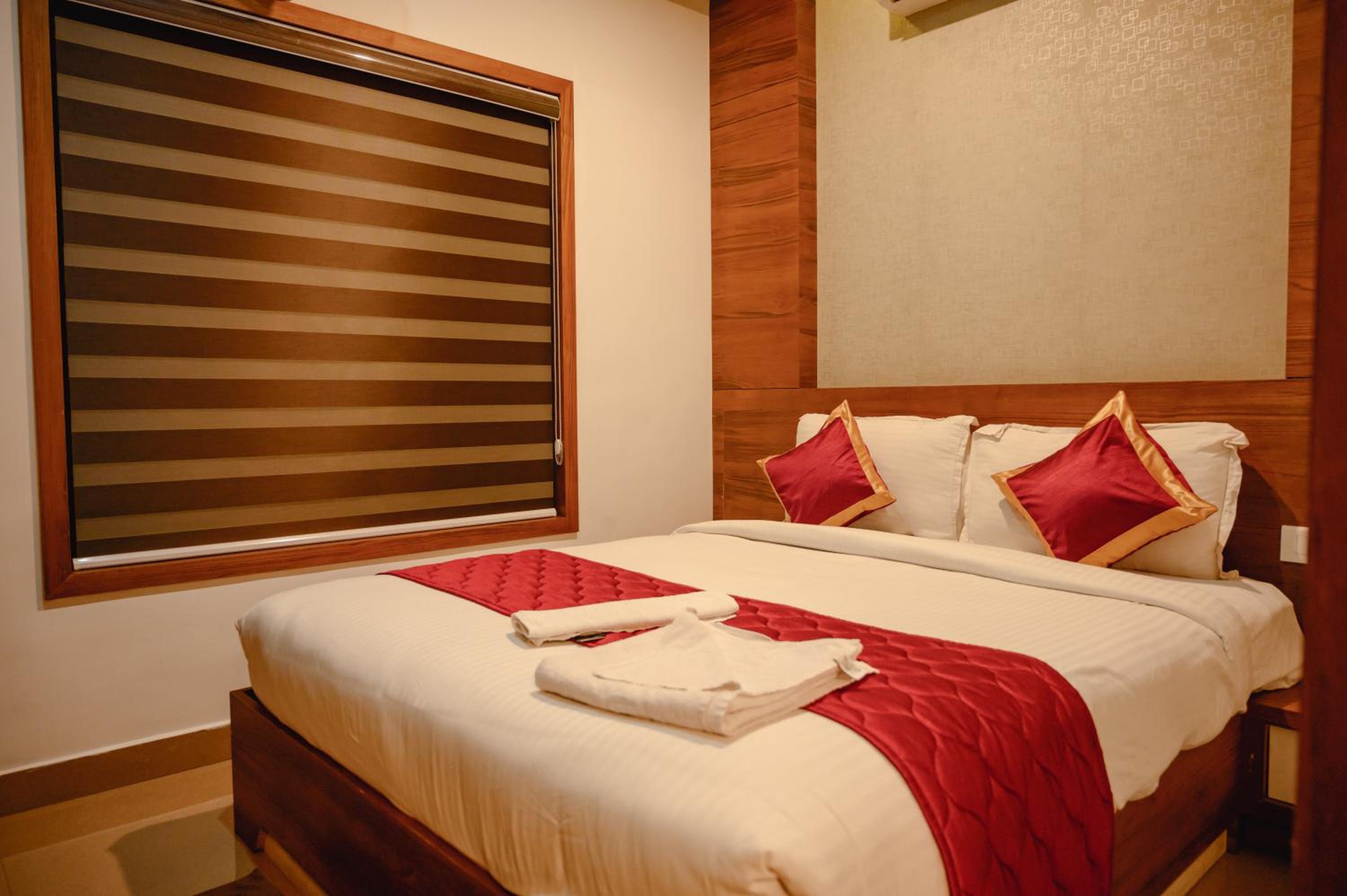 Three-Bedroom Apartment - Photo 3