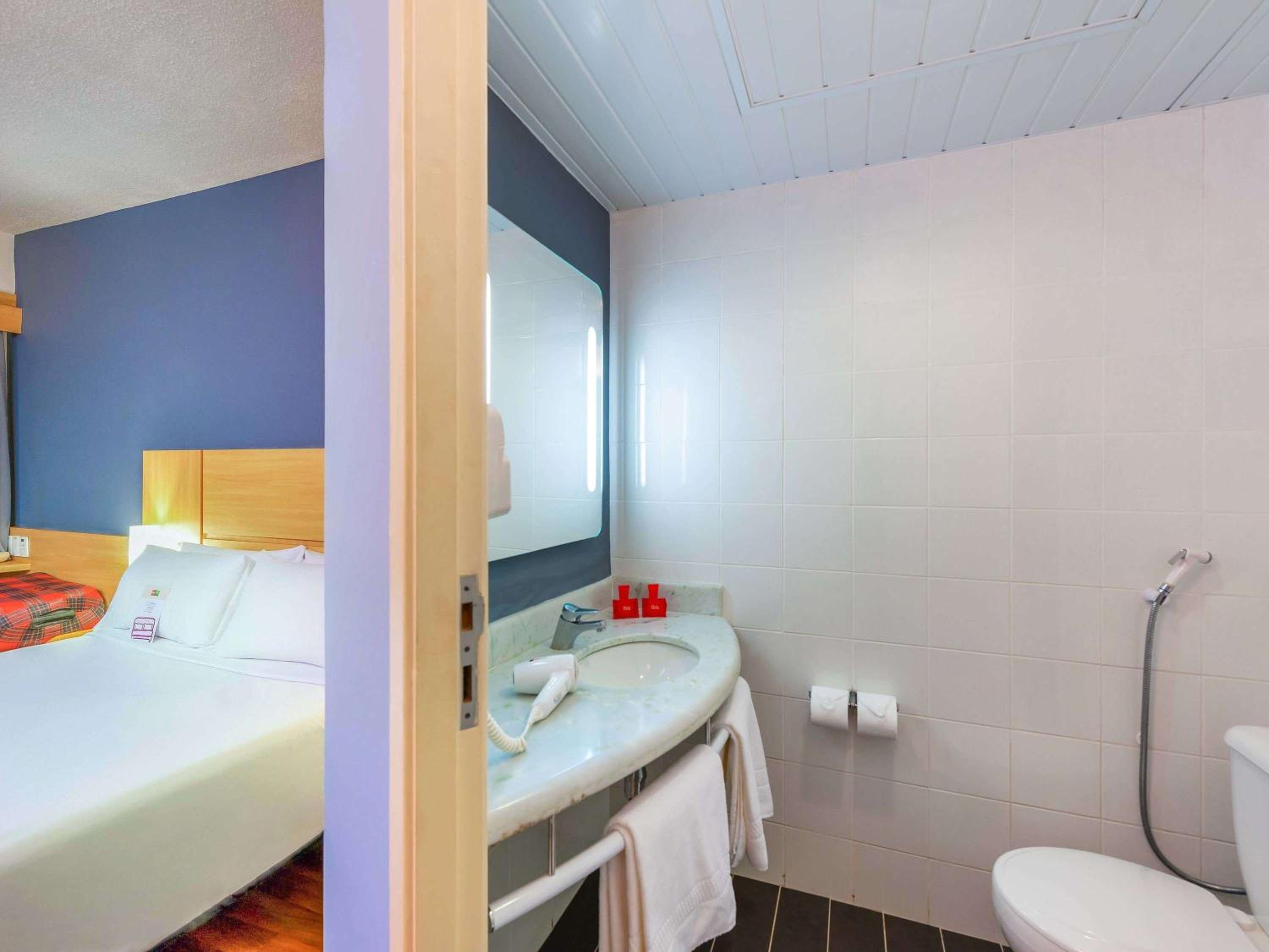 Standard Double Room with Single Sofa Bed photo 2