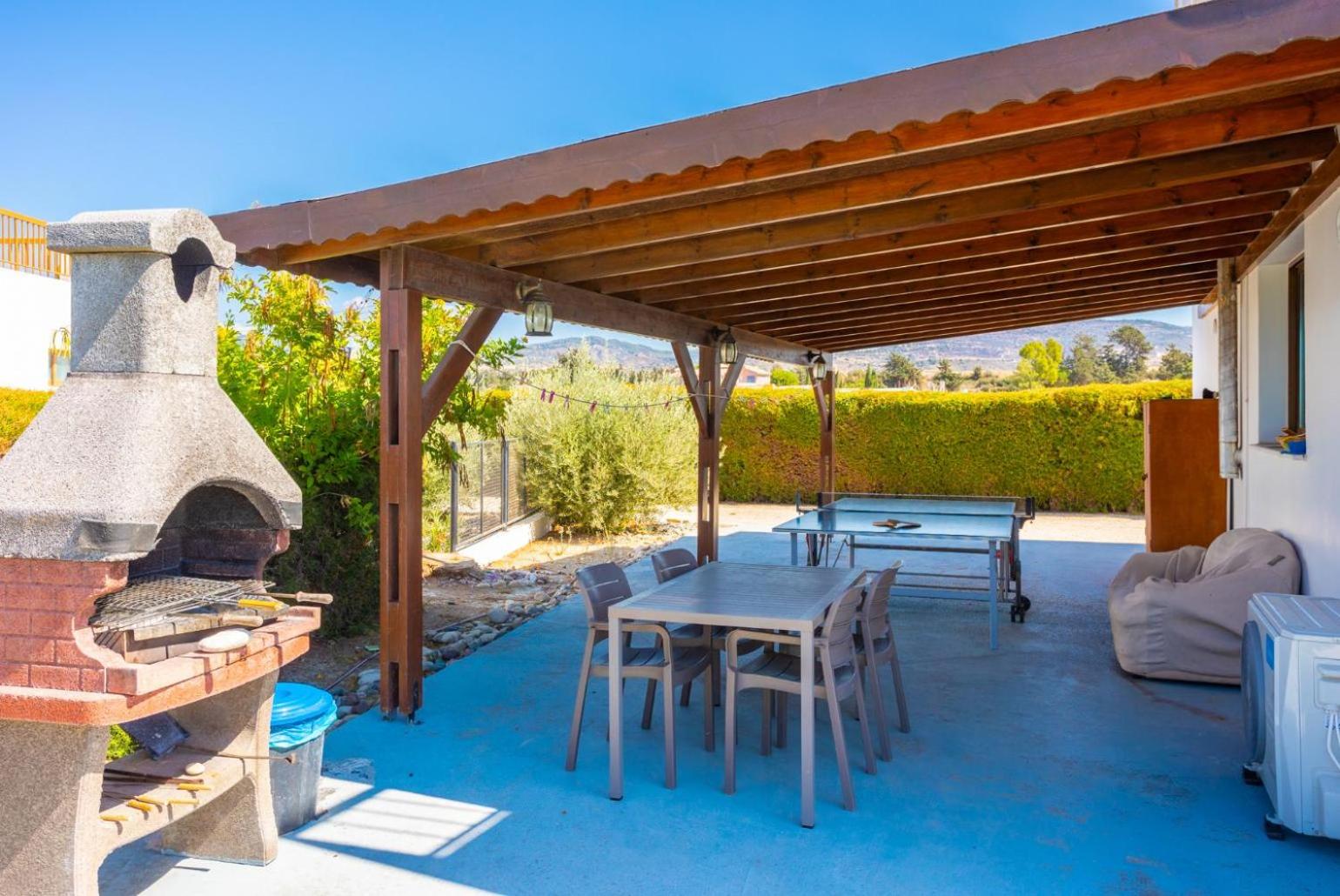 Villa photo 3