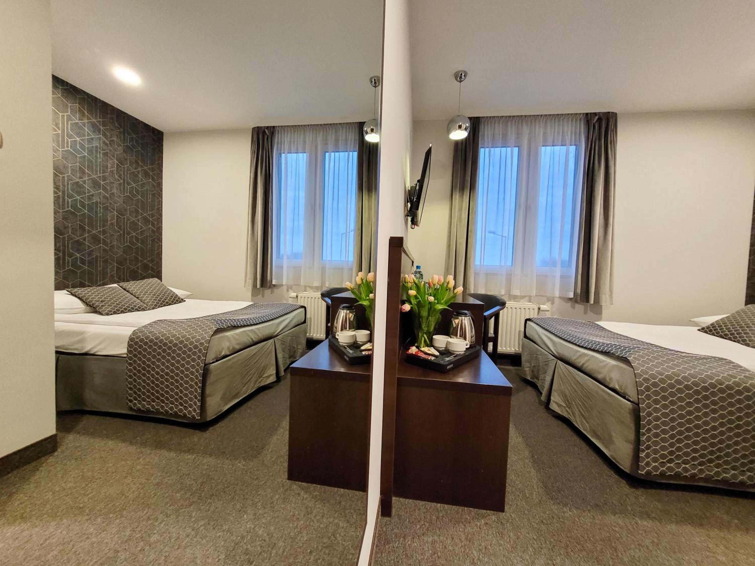 Standard room with King size bed photo 2