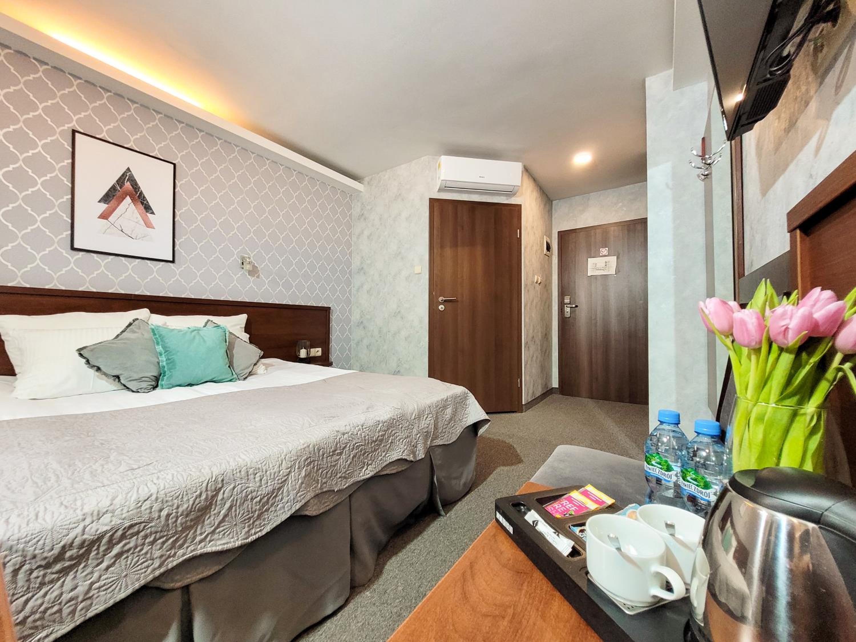 Standard room with King size bed photo 3