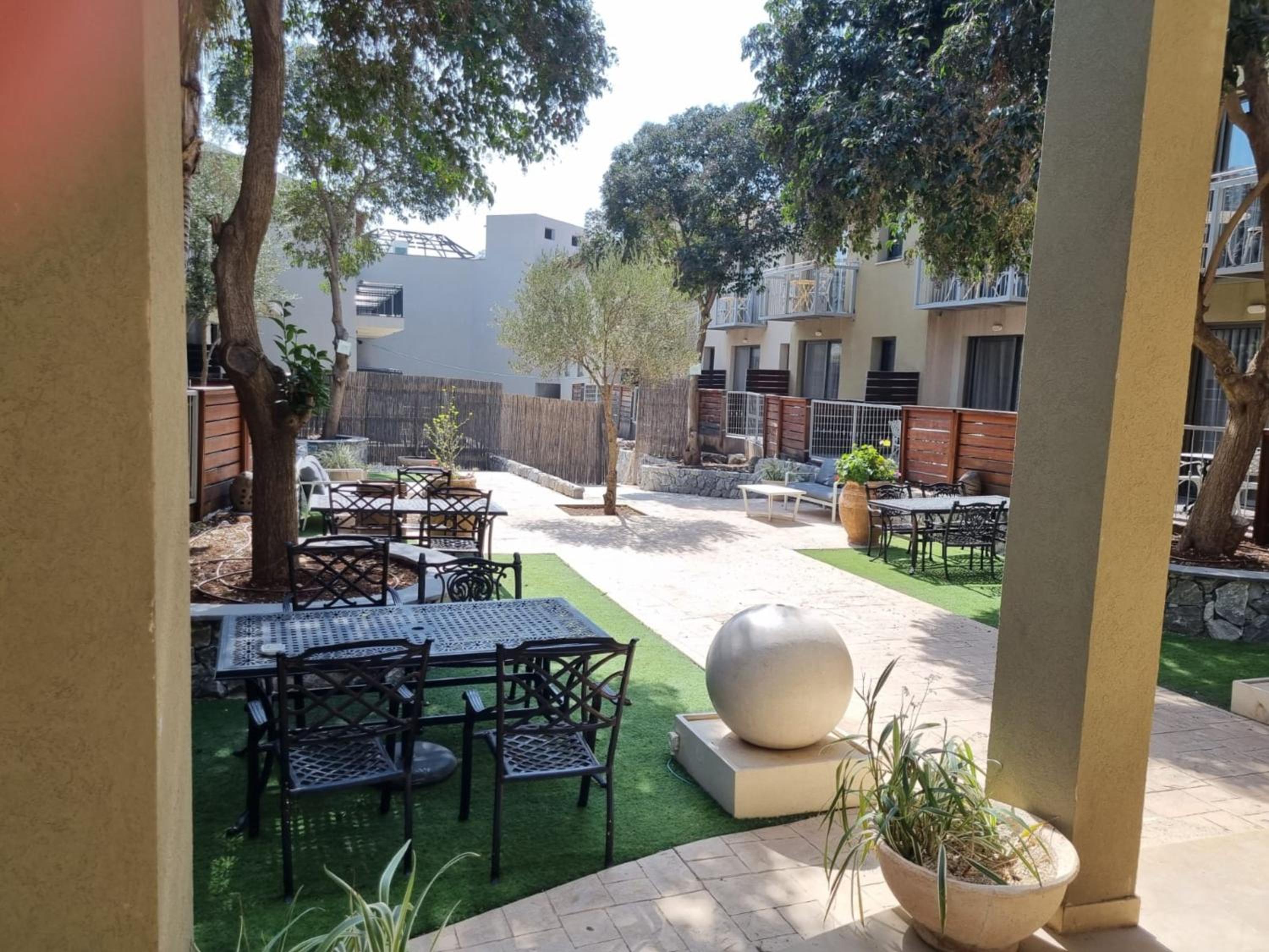 Patio Suite - Photo 13