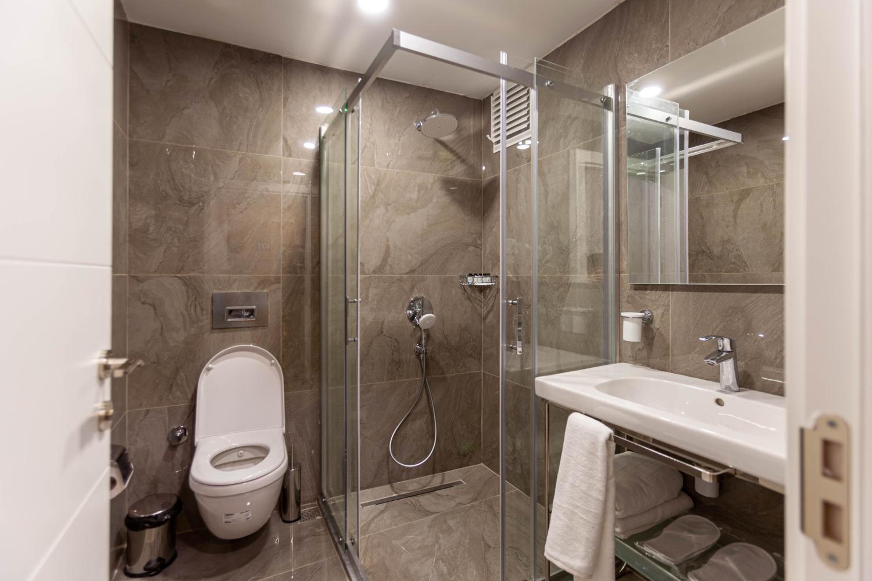 Large Double Room photo 3