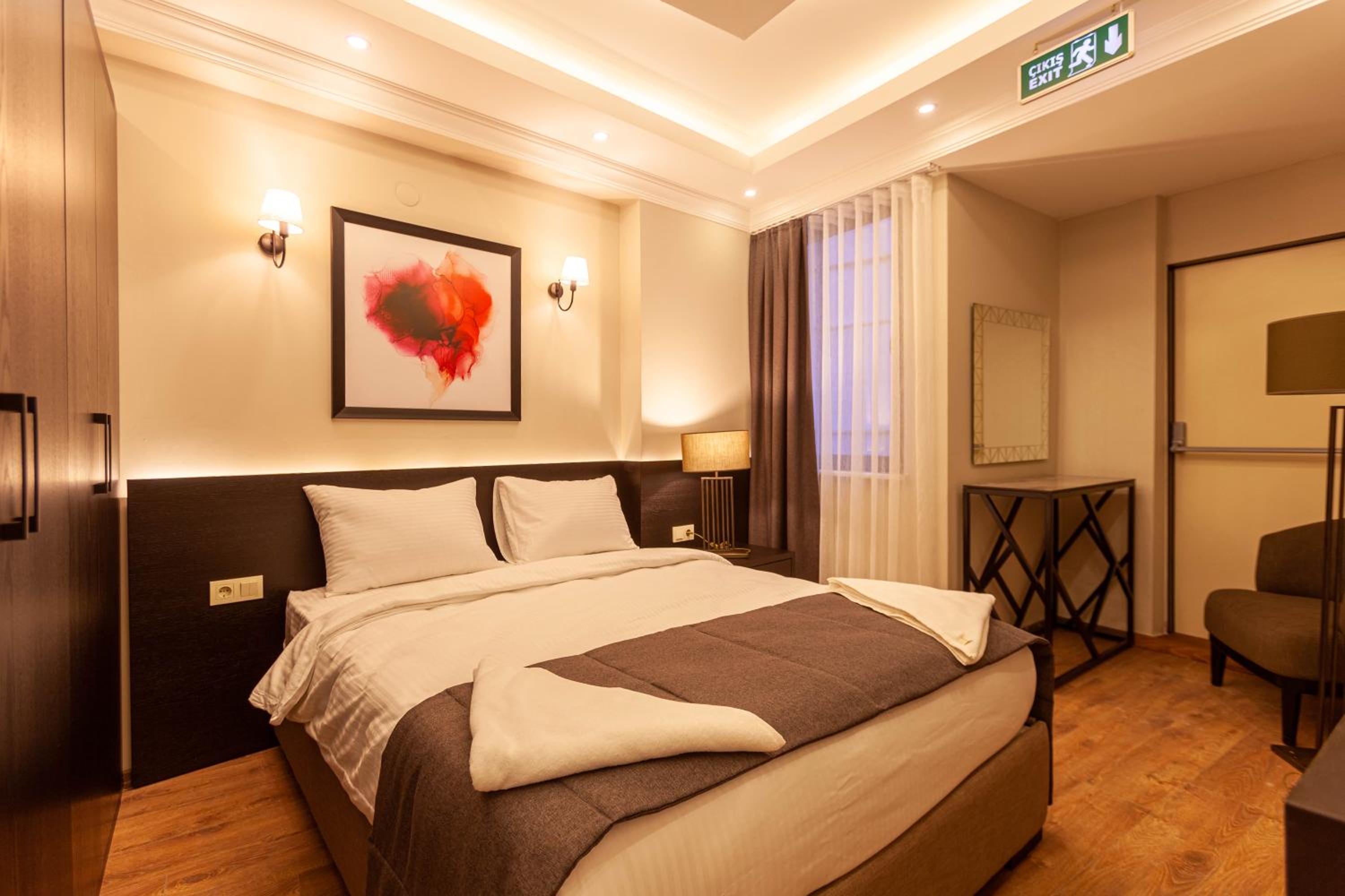 Large Double Room photo 1