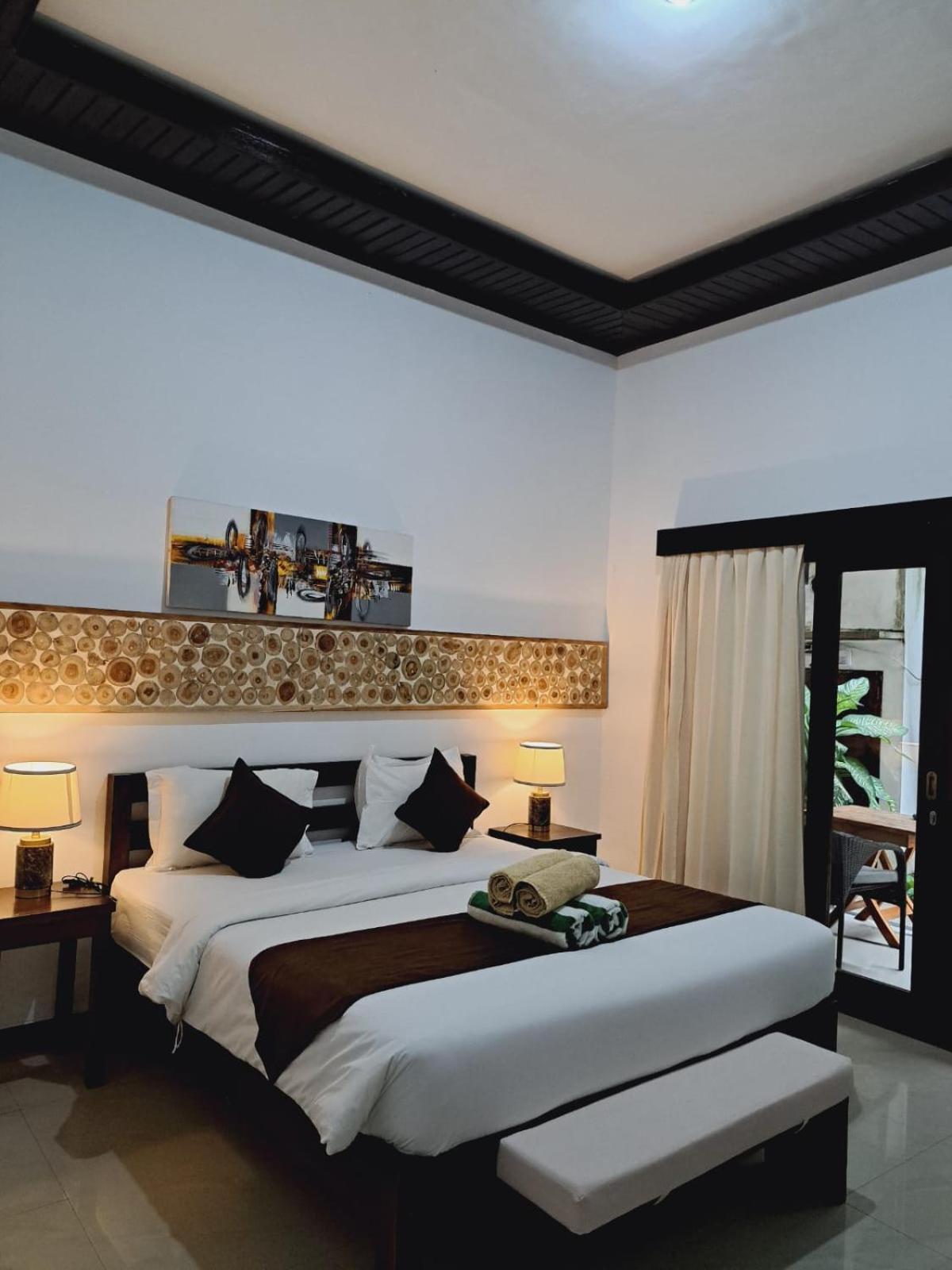 Deluxe Room - Photo 24