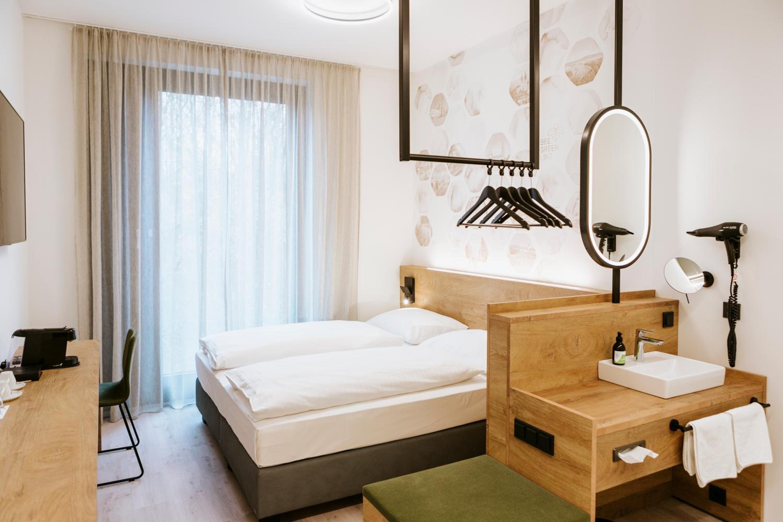 Double Room - Photo 9