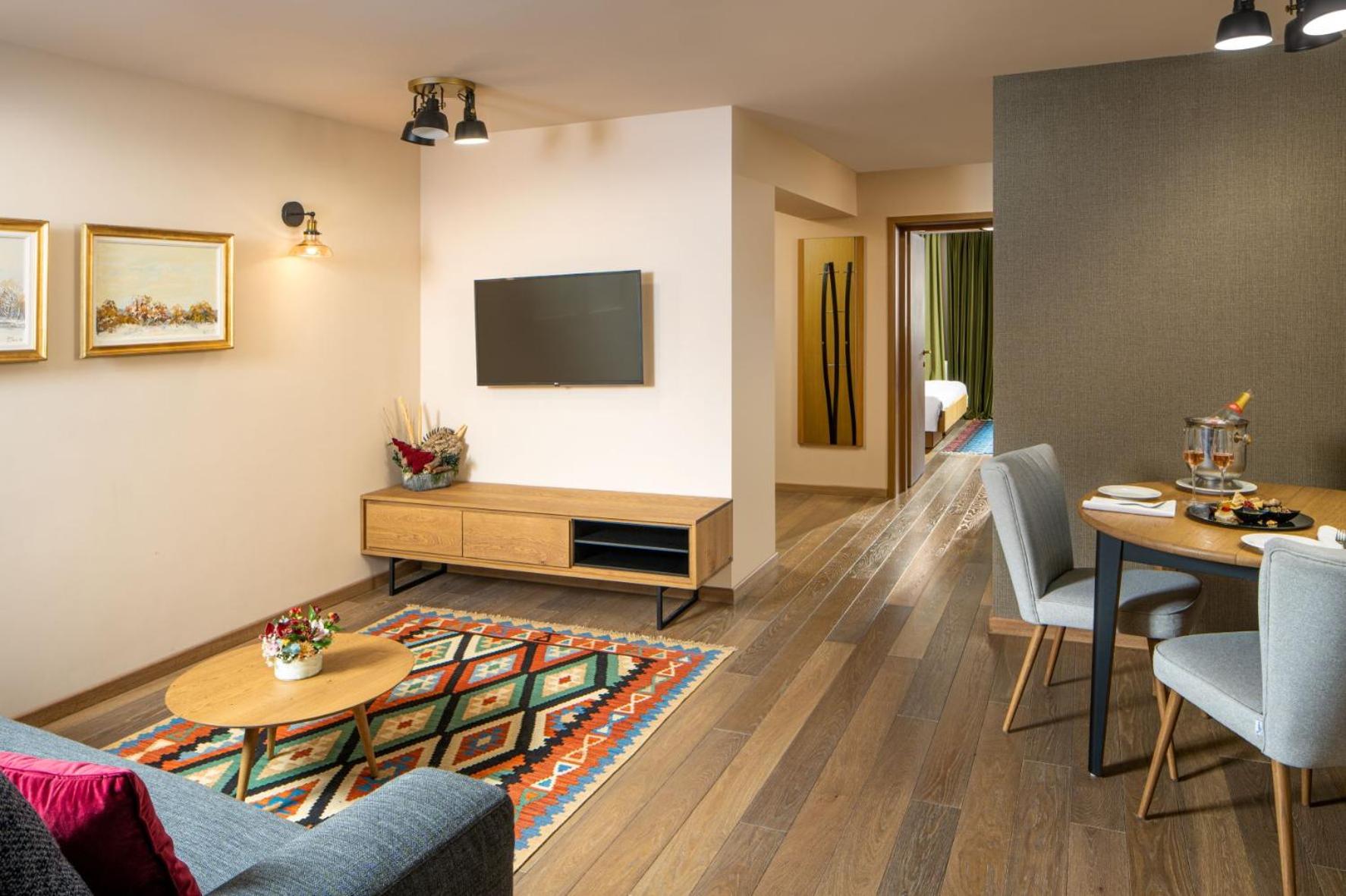 Apartment - Photo 3