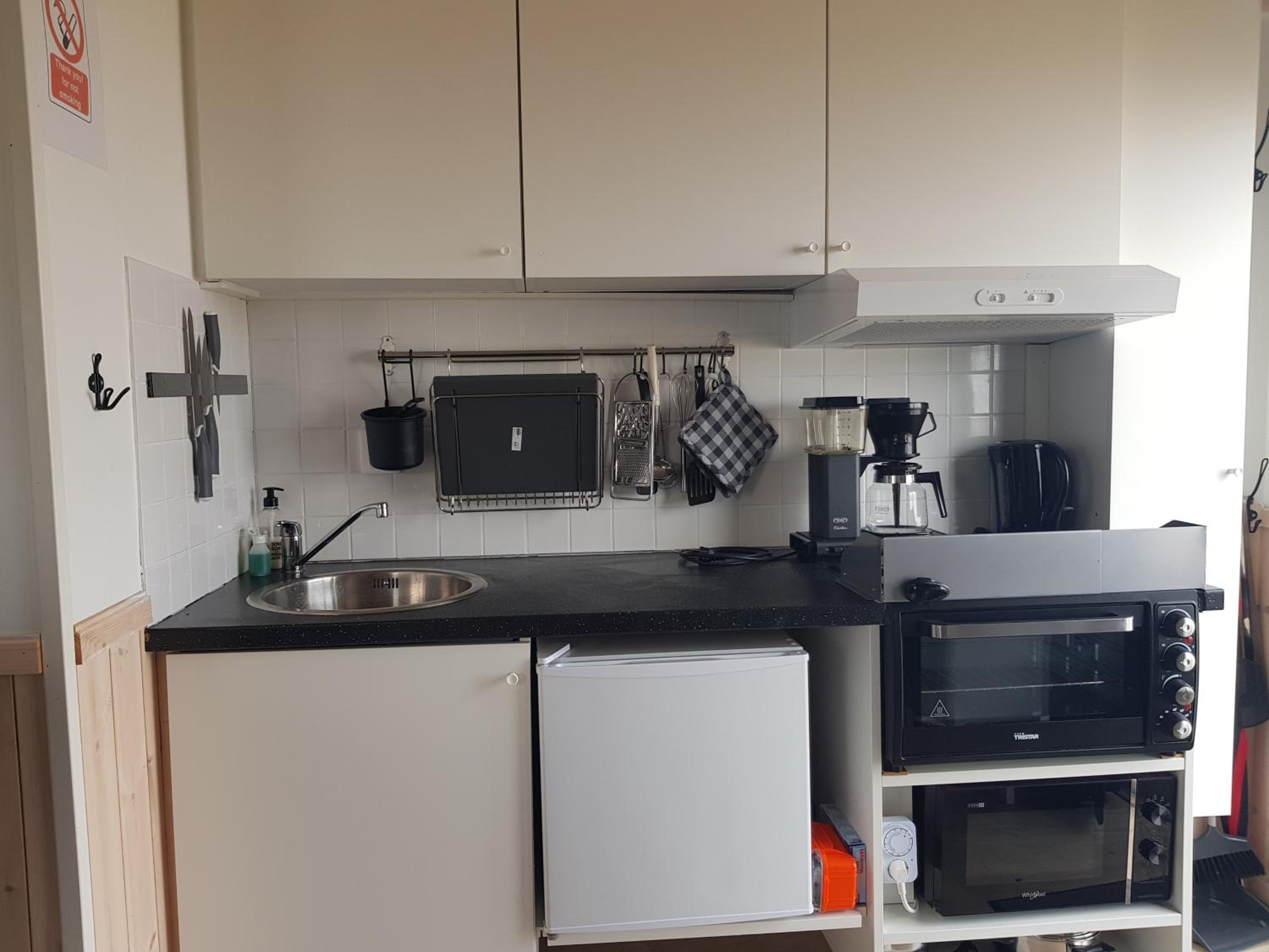 One-Bedroom House - Photo 14