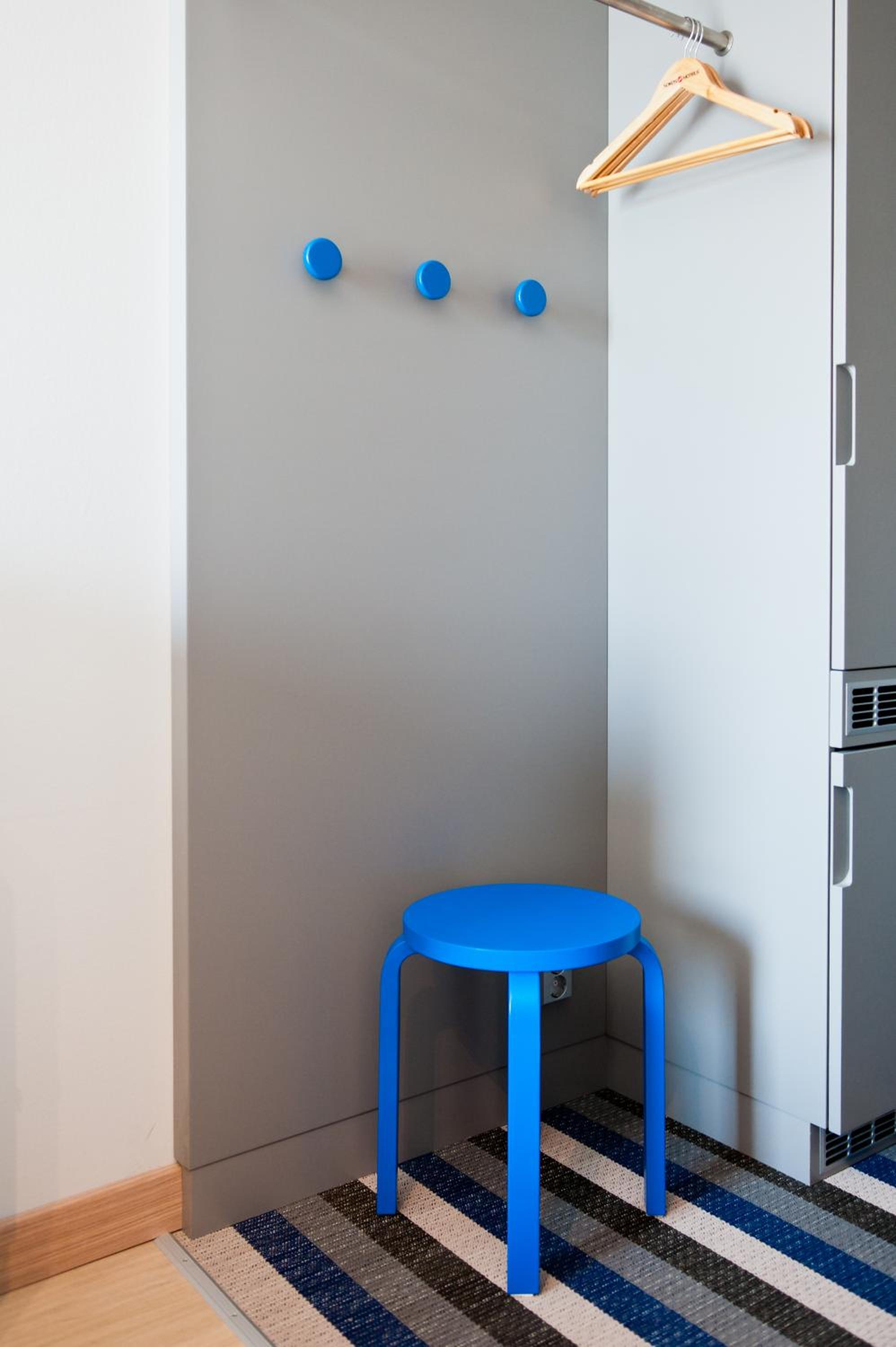 Standard Twin Room - Photo 2