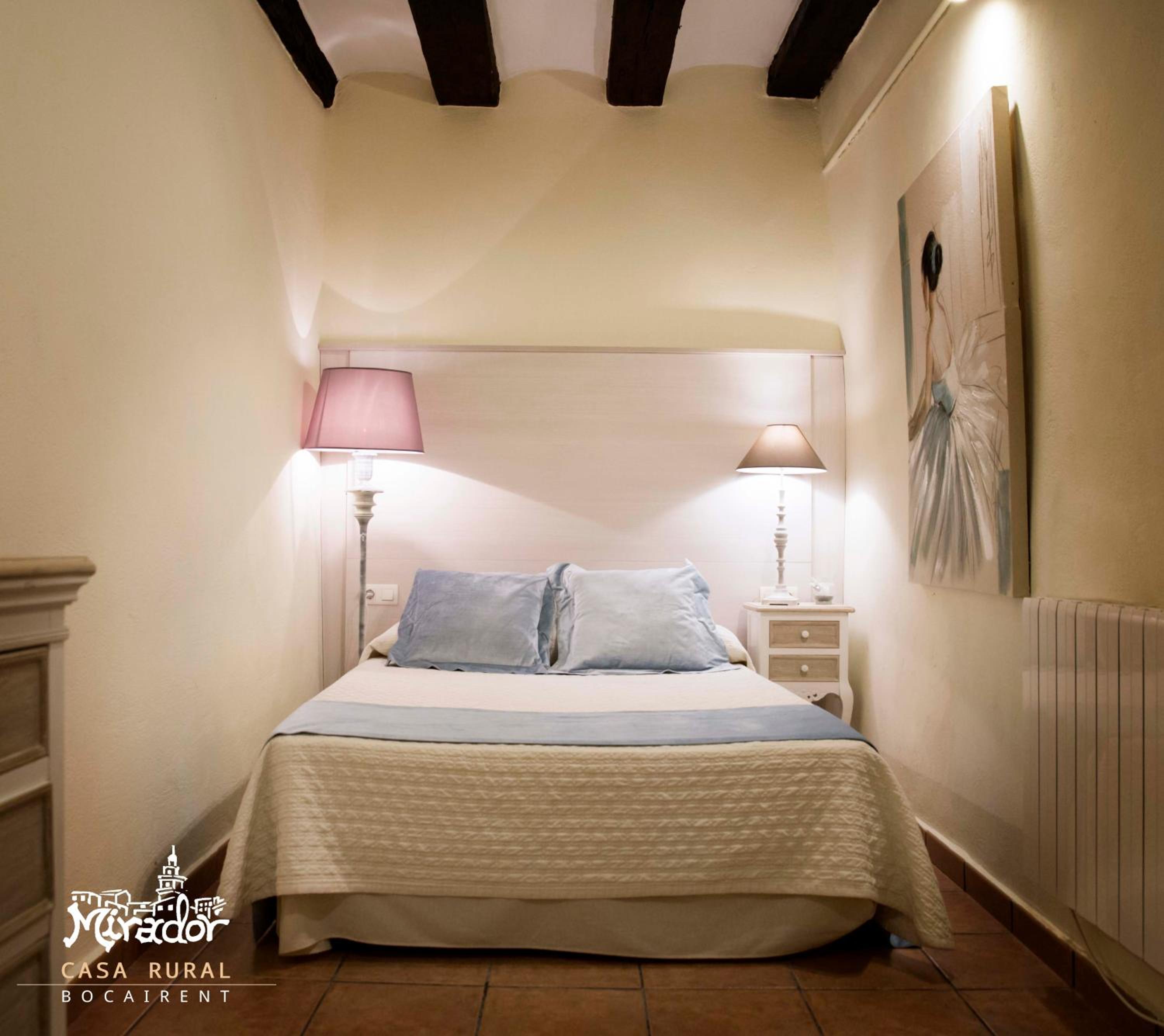 Two-Bedroom Apartment (2-4 Adults) - Photo 7