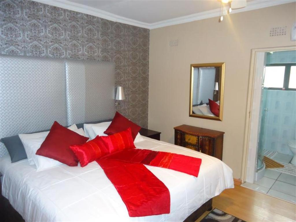 Standard Twin Room photo 2