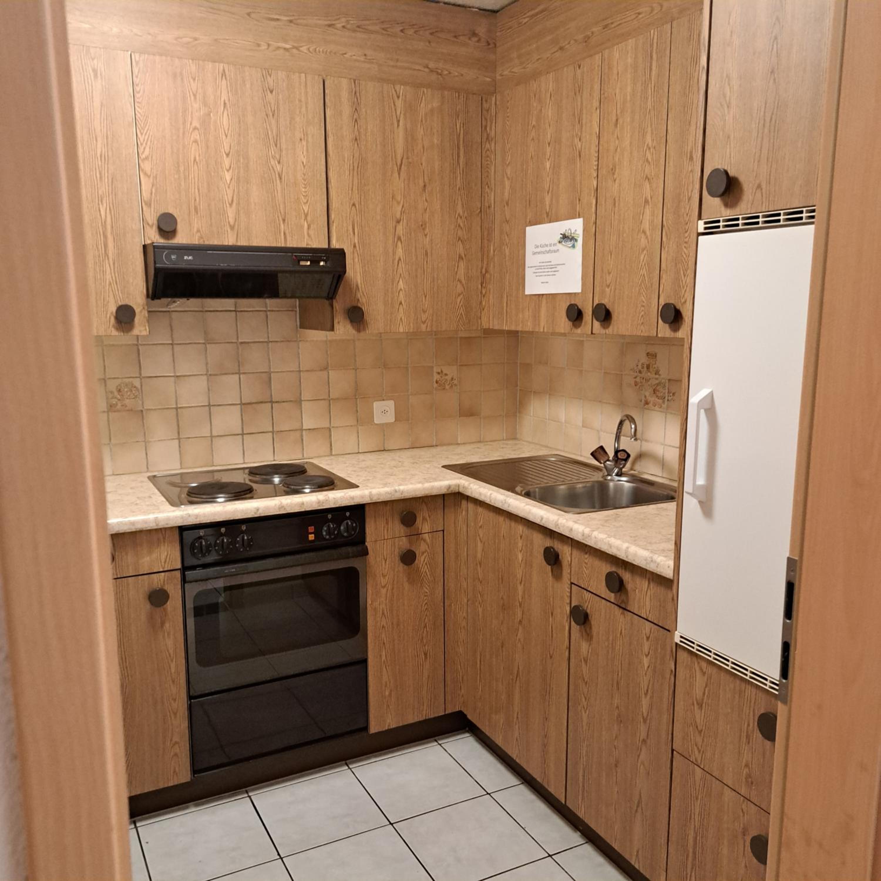 Single Room with Shared Bathroom photo 3