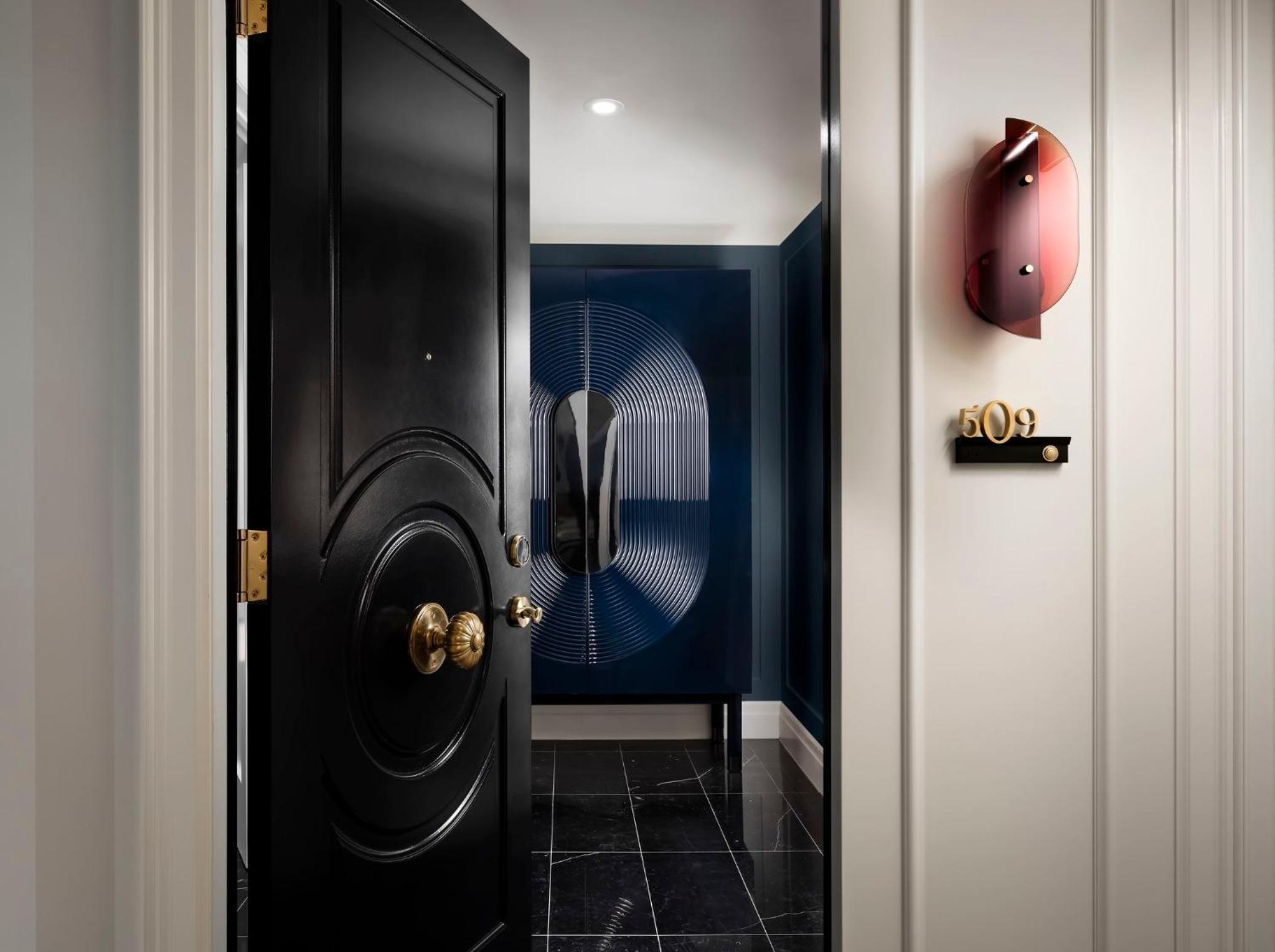 Deluxe One Bedroom Suite (The Olivia)