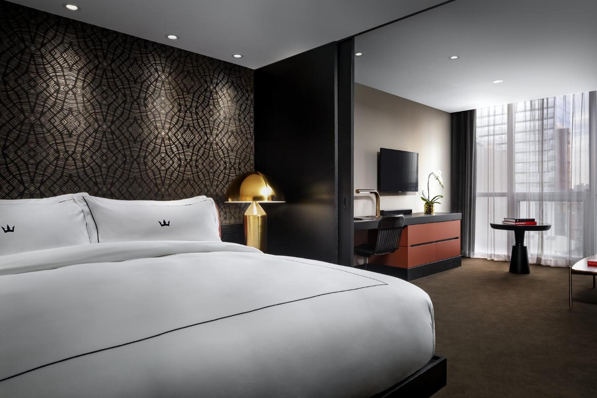 Deluxe One Bedroom Suite (The Olivia)