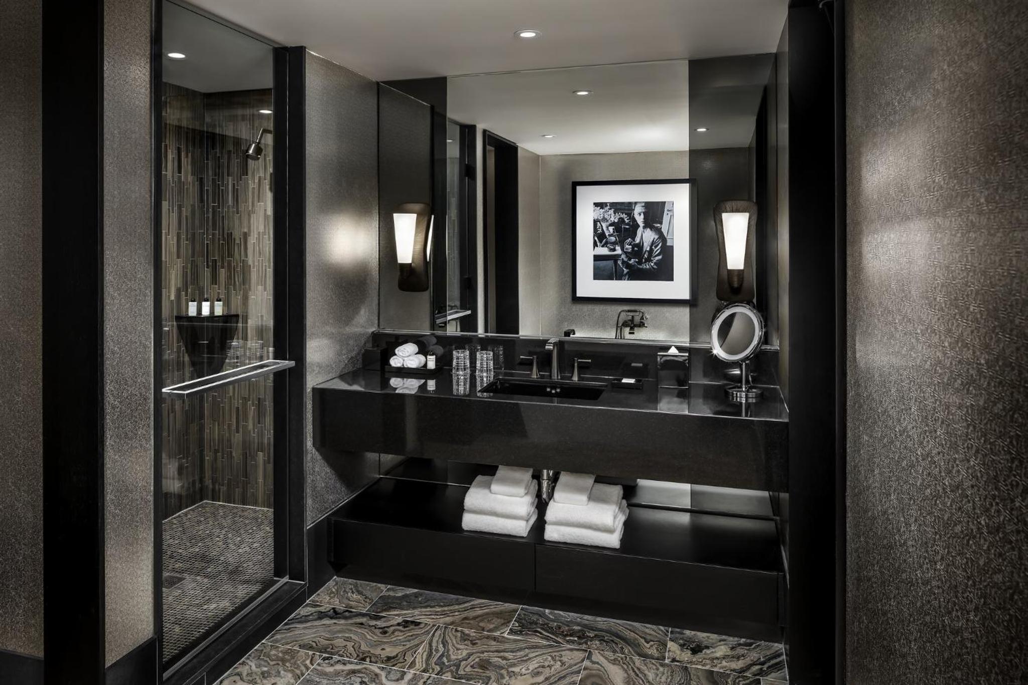 Deluxe One Bedroom Suite (The Olivia) thumbnail 5