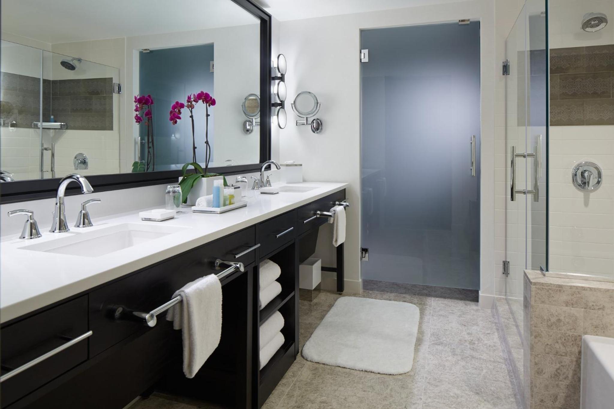 Lake View Suite thumbnail 5