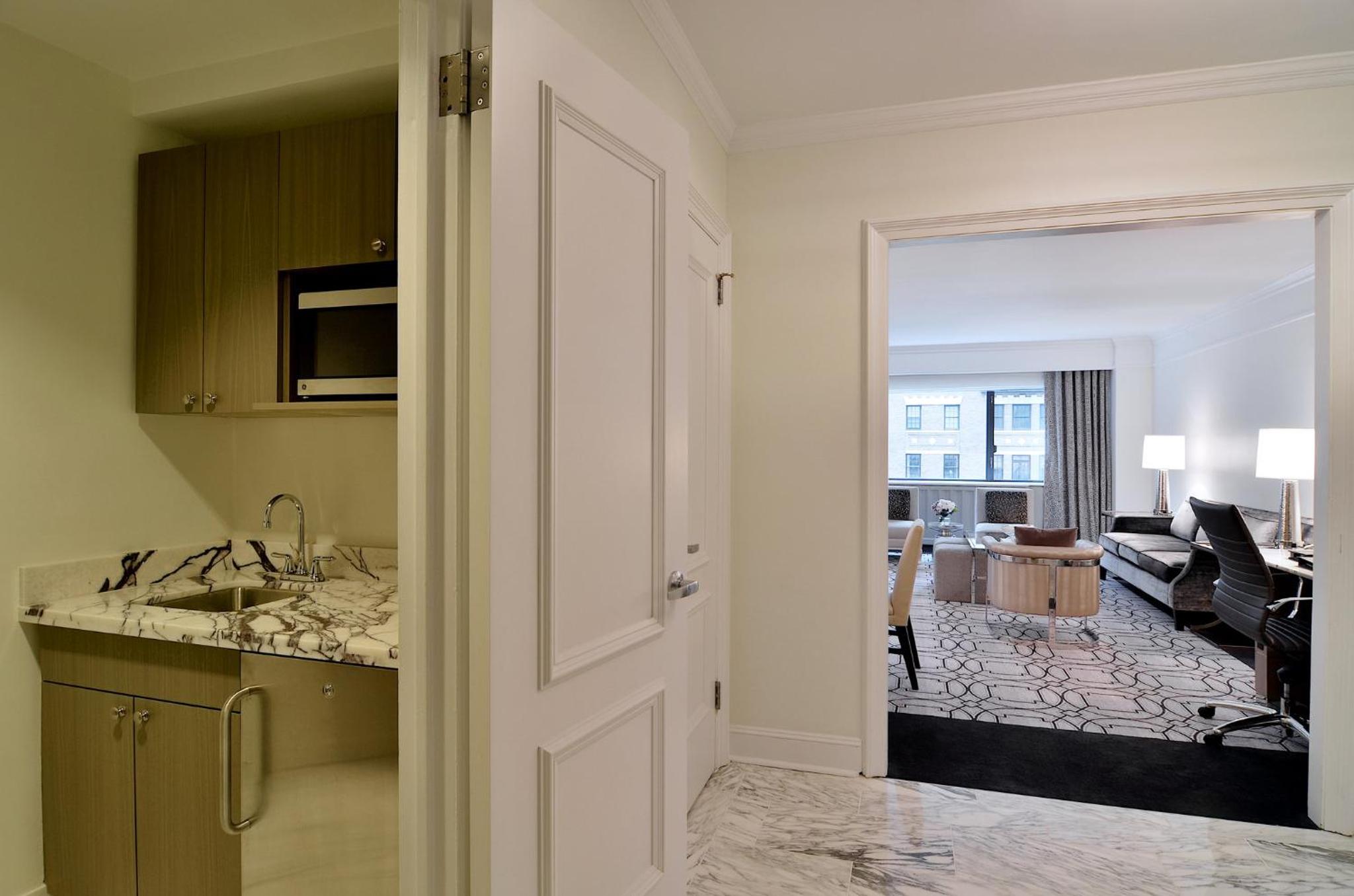 Park Avenue Terrace Suite thumbnail 5