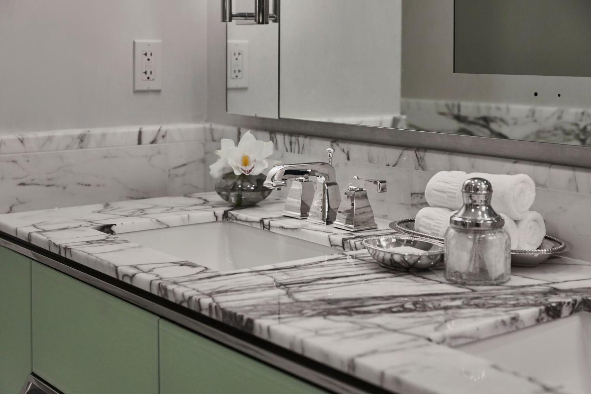 Terrace Suite North thumbnail 5