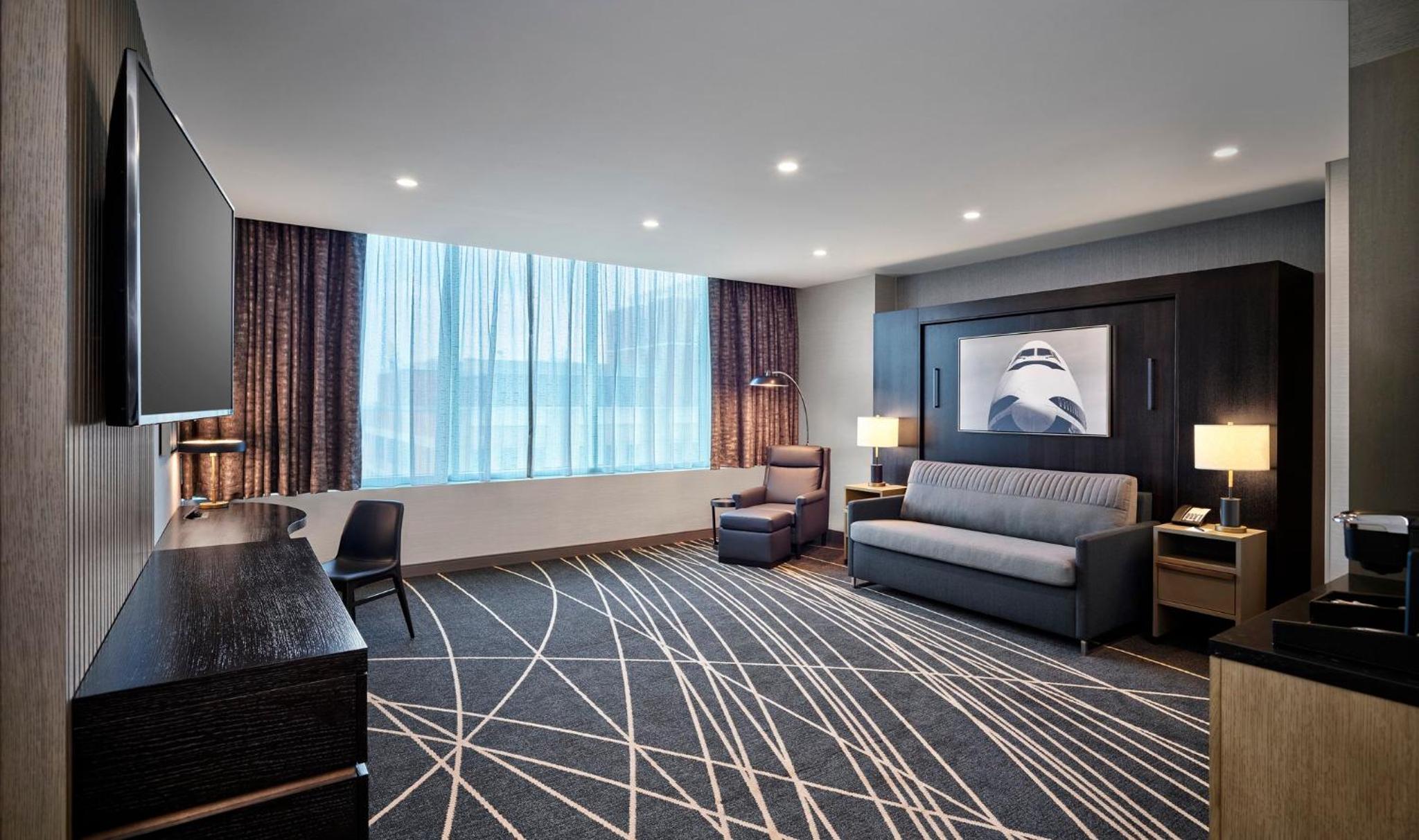 Deluxe Studio Suite - Photo 2