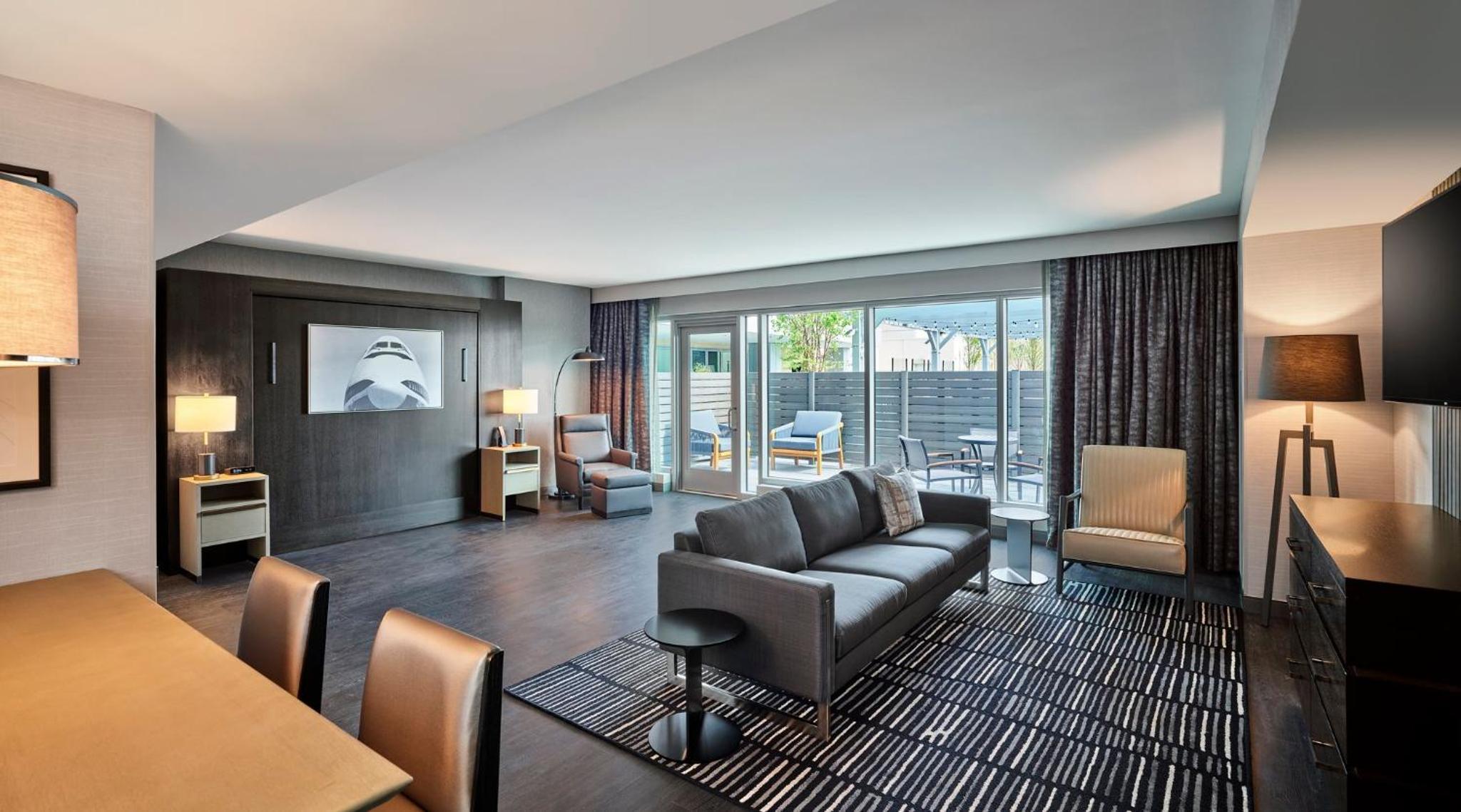 Deluxe Studio Suite with Terrace - Photo 1