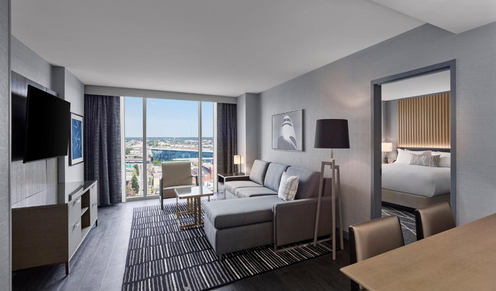 One Bedroom Grand Suite - Photo 2